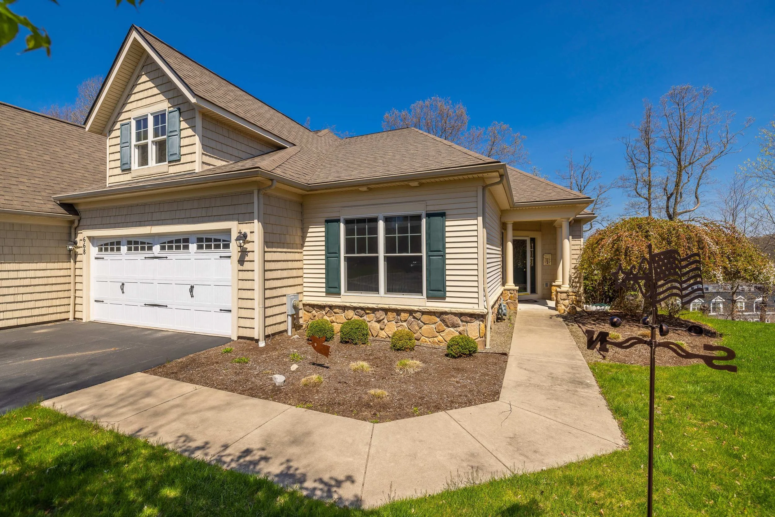 668 Sable Oaks Lane Penfield, NY