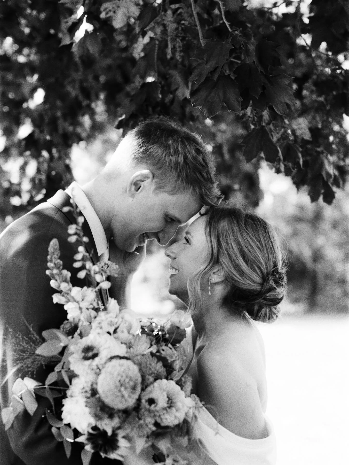 Ashley &amp; Mitch on 🎞️🖤🤍

Beautiful September wedding at the @watsonporterpavilion. This couple was such a joy to photograph 🥰 

🎞️ kentmere 400 (i think)
📸 Nikon F2
🔬 @allthingsfilm.ca
