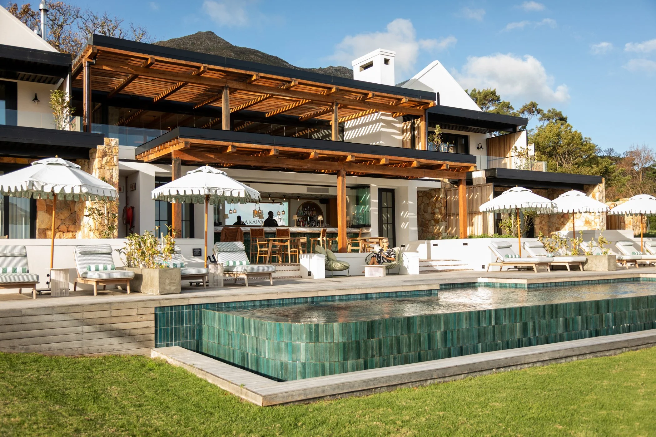 Alexander-Estate-Kakapo-Bar-Deck-Pool-011.jpg