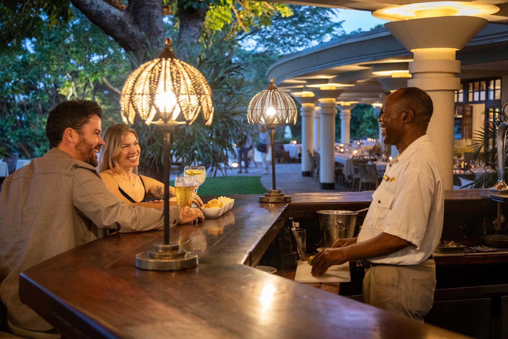 Ilala-Lodge-Facilities-Poolside-Bar-08.jpg