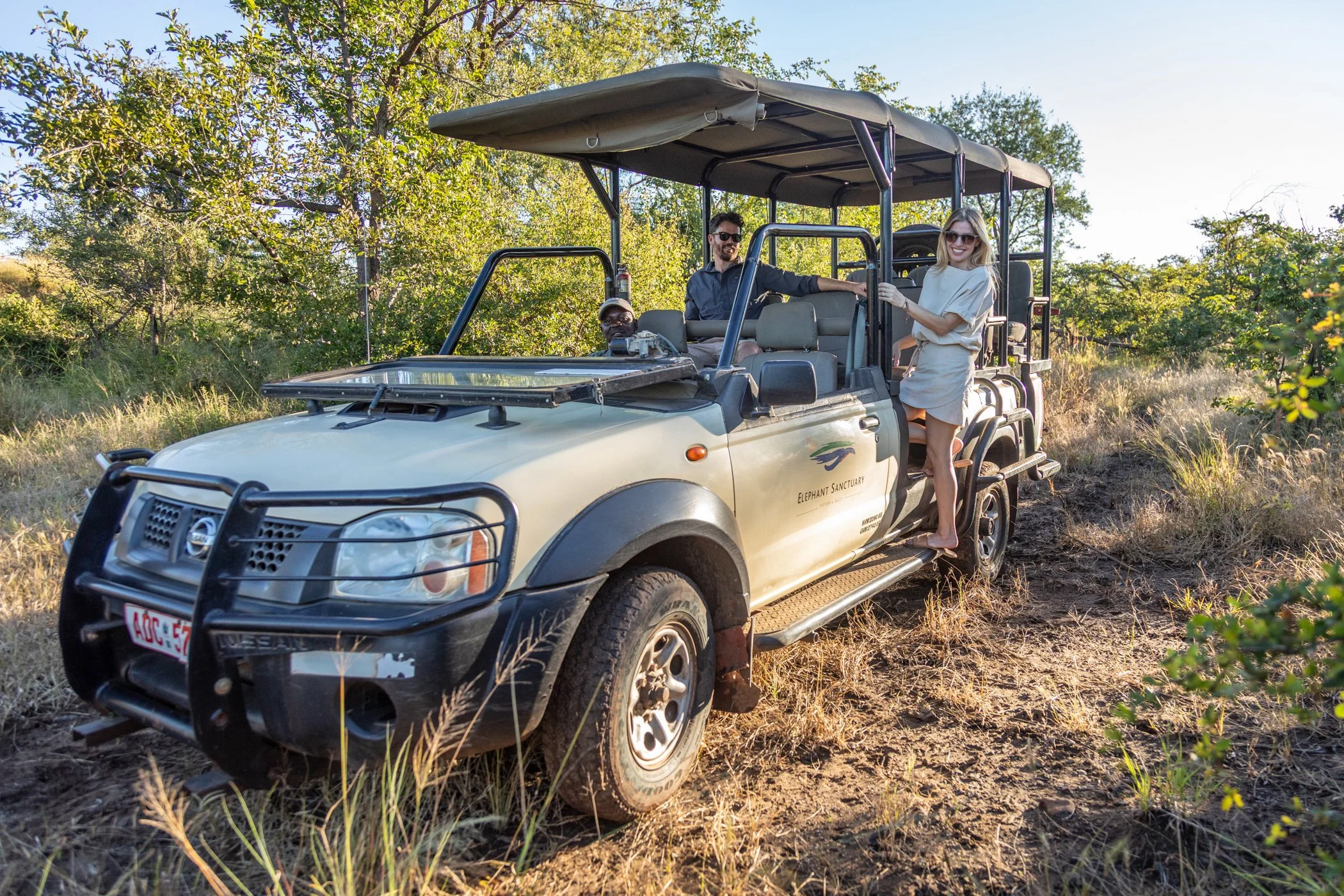 Ilala-Lodge-Experience-Elephant-Walk-03.jpg