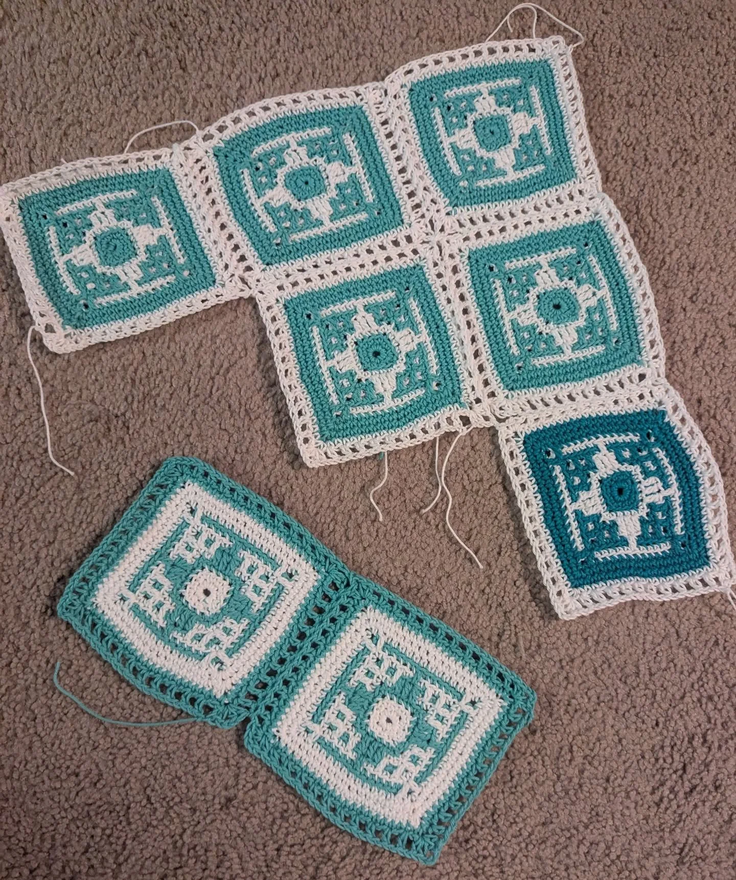 Ideas for two baby blankets coming together, both to have a lovely gradient throughout #mieliepapmosaic