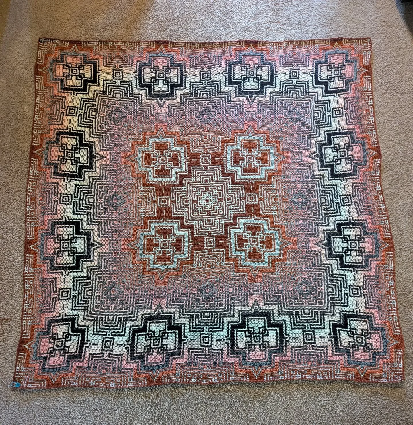 Almost 59"
Round 138/187
#kaleidoscope #mosaic