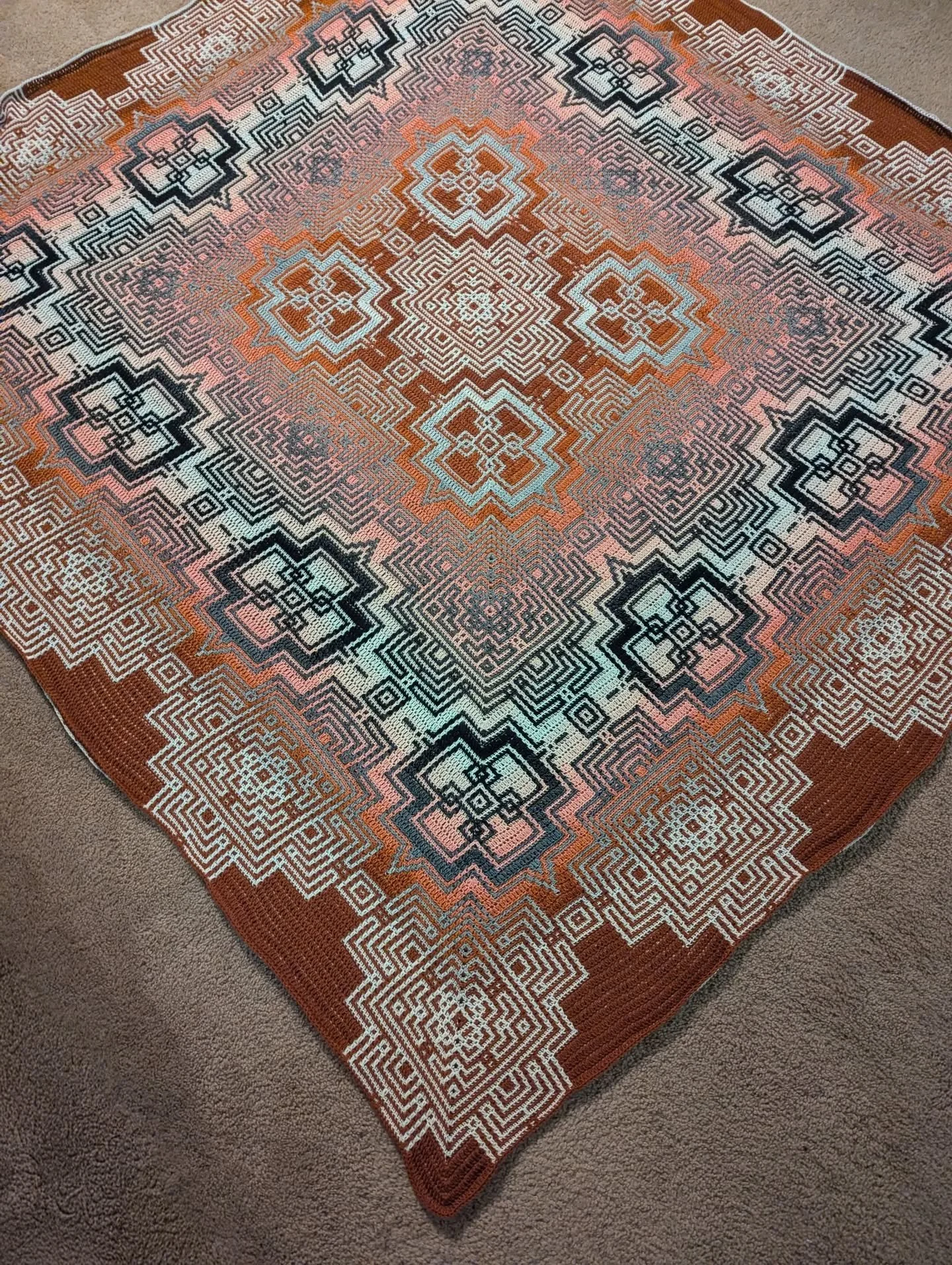 #kaleidoscope #mosaic round 172/187, currently over 72"