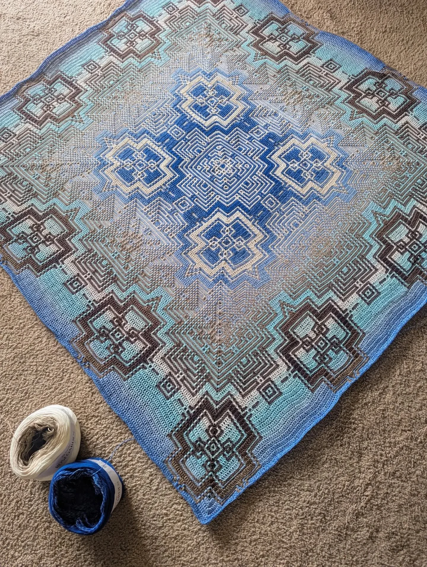 #Kaleidoscope #mosaic on round 130/138 and 53" so far

I love how different it looks during the day vs night