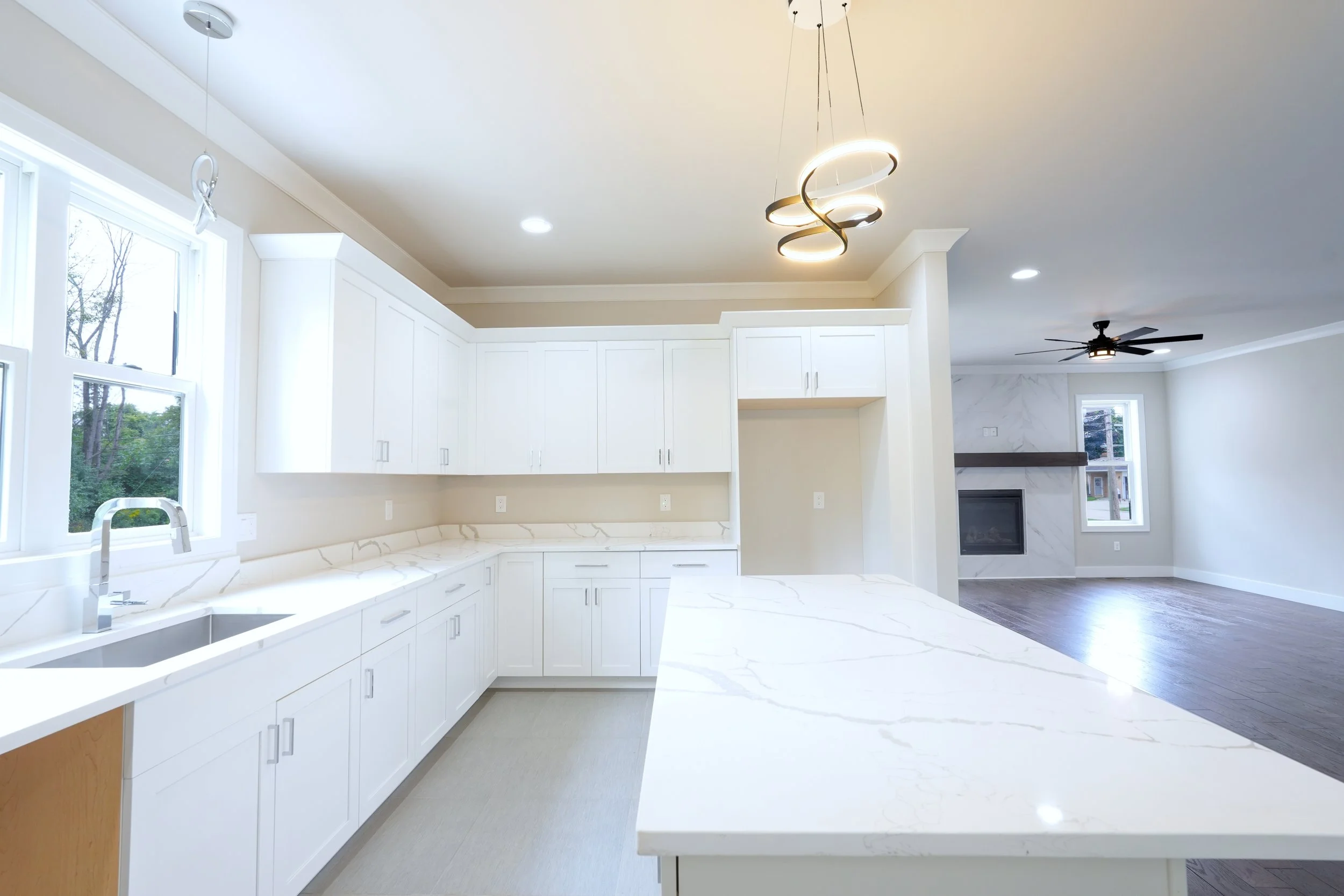 kitchen 2.jpg