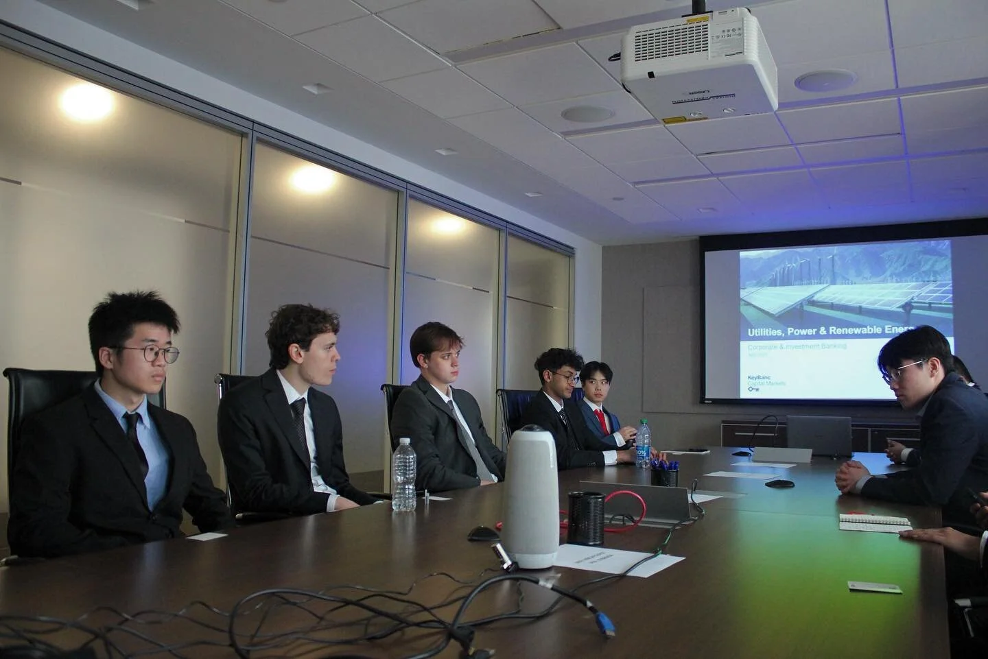 Our first in-person Wall Street trip in three years was a success! This past Friday, 50 students spent the day visiting 9 finance firms around New York City to gain firsthand insights into the industry, paving the way for new opportunities and growth
