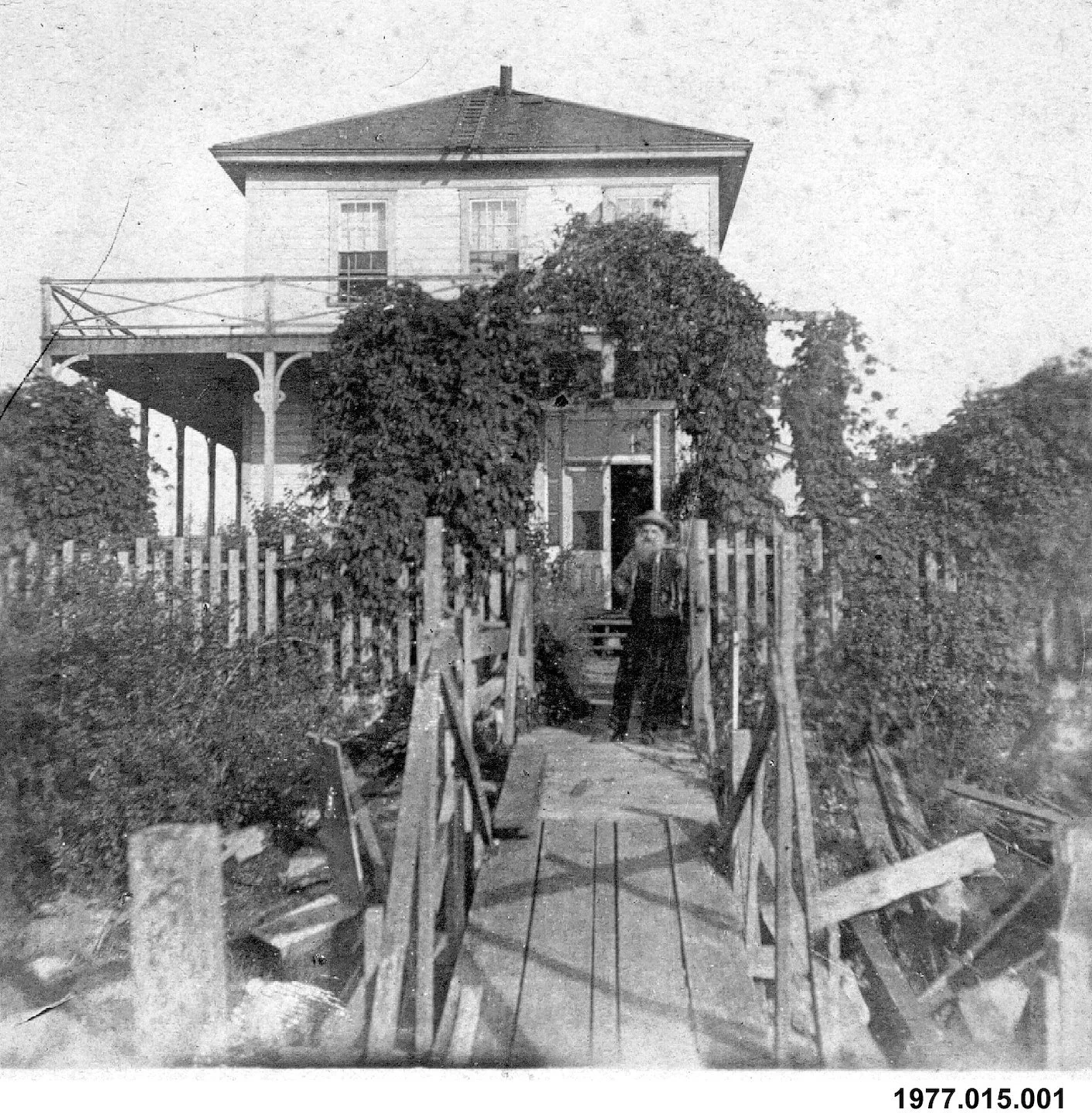Taken in August of 1900, this was the Rocky Point home of Sapper John Murray. 

Did you know the street that our museum is on is named after John Murray? Check us out on 2734 Murray Street. 

PMHS 1977.015.001 

#POMOMuseum #PortMoodyBC #museums