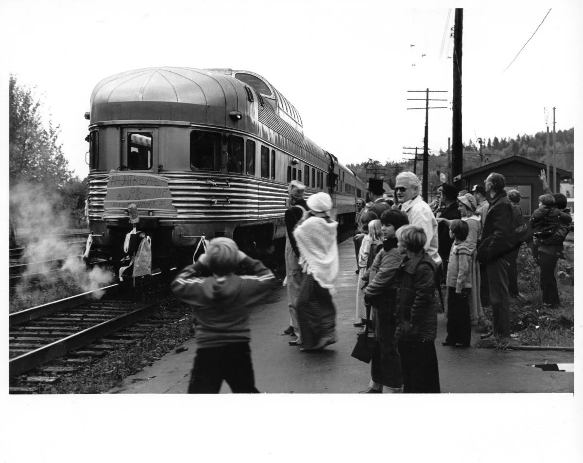 On this day, in 1979, Port Moody had its last CPR passenger train car pass by. 

For all our older folks (who are still young at heart), do you remember this day? Let us know in the comments below. 

PMHS 1981.057.016

#POMOMuseum #CPR #railways #van