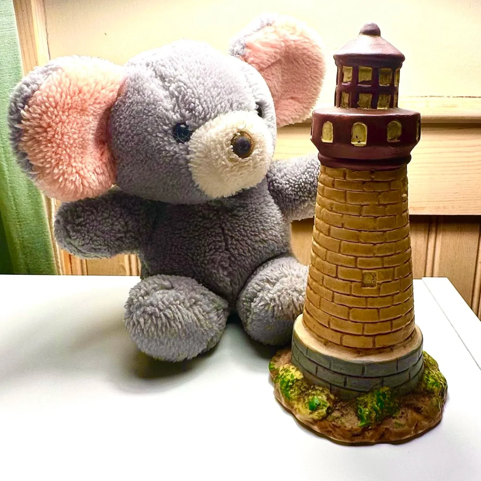 Mousey considering the Waymaker Lighthouse