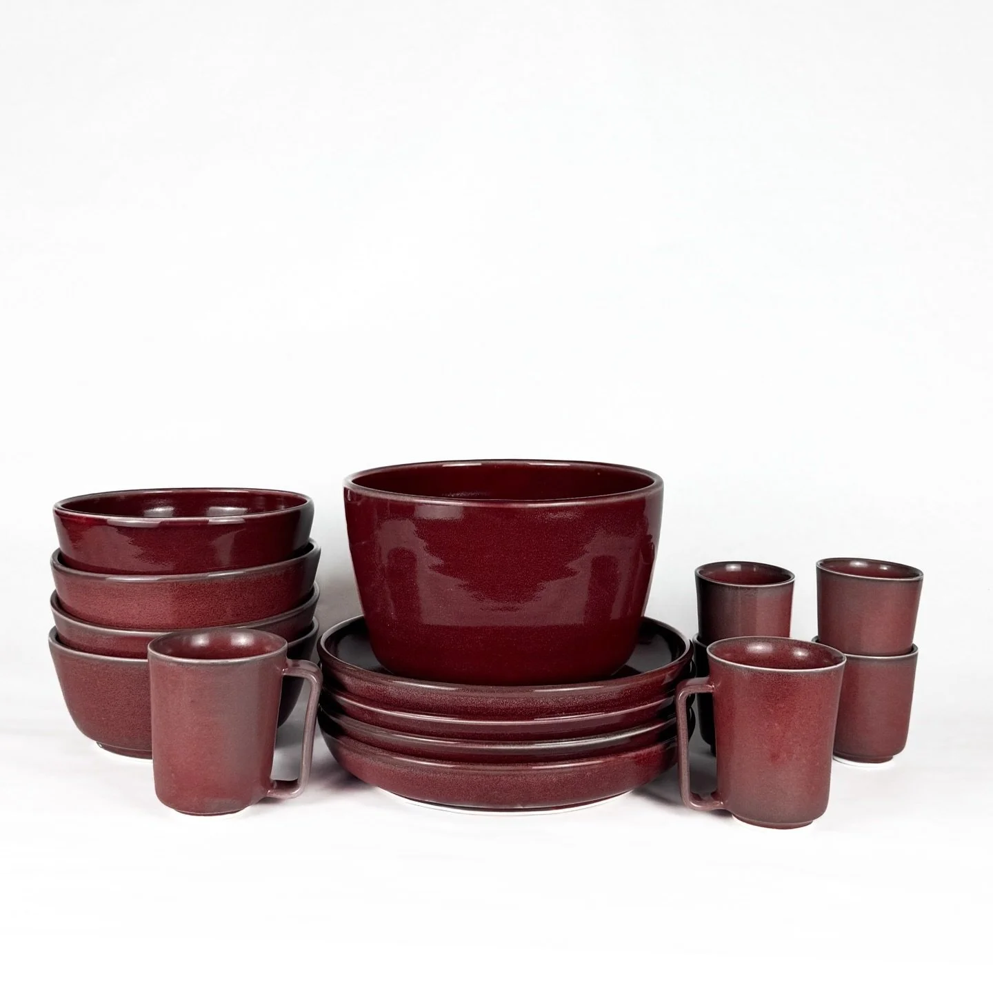 I&rsquo;m very excited to share with you the first iteration of the collaborative porcelain dinnerware set I&rsquo;ve been working on with my brother over at @porter.erb.arch !
Blood red came out beautifully, scroll to see individual shots. 
This ful