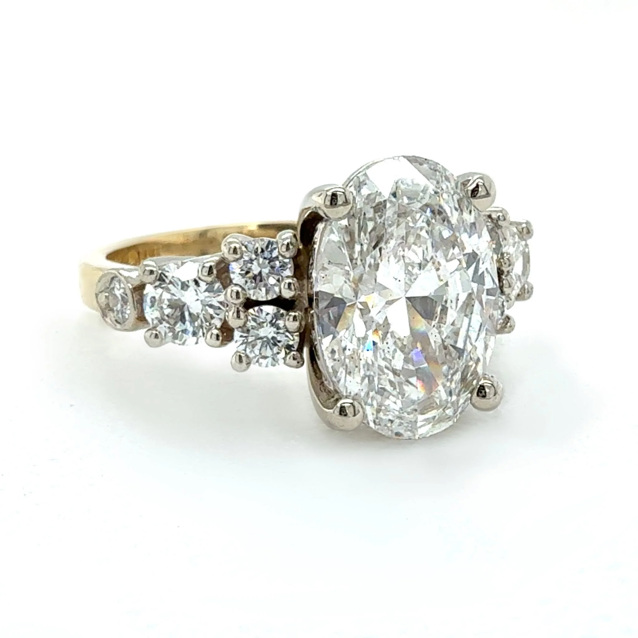 A little more sparkle never hurts. ✨

We started with a smaller centre stone, aiming to balance everyday wearability with  brilliance. A last-minute decision took the size up a notch, giving the customer a true show-stopping engagement ring.
