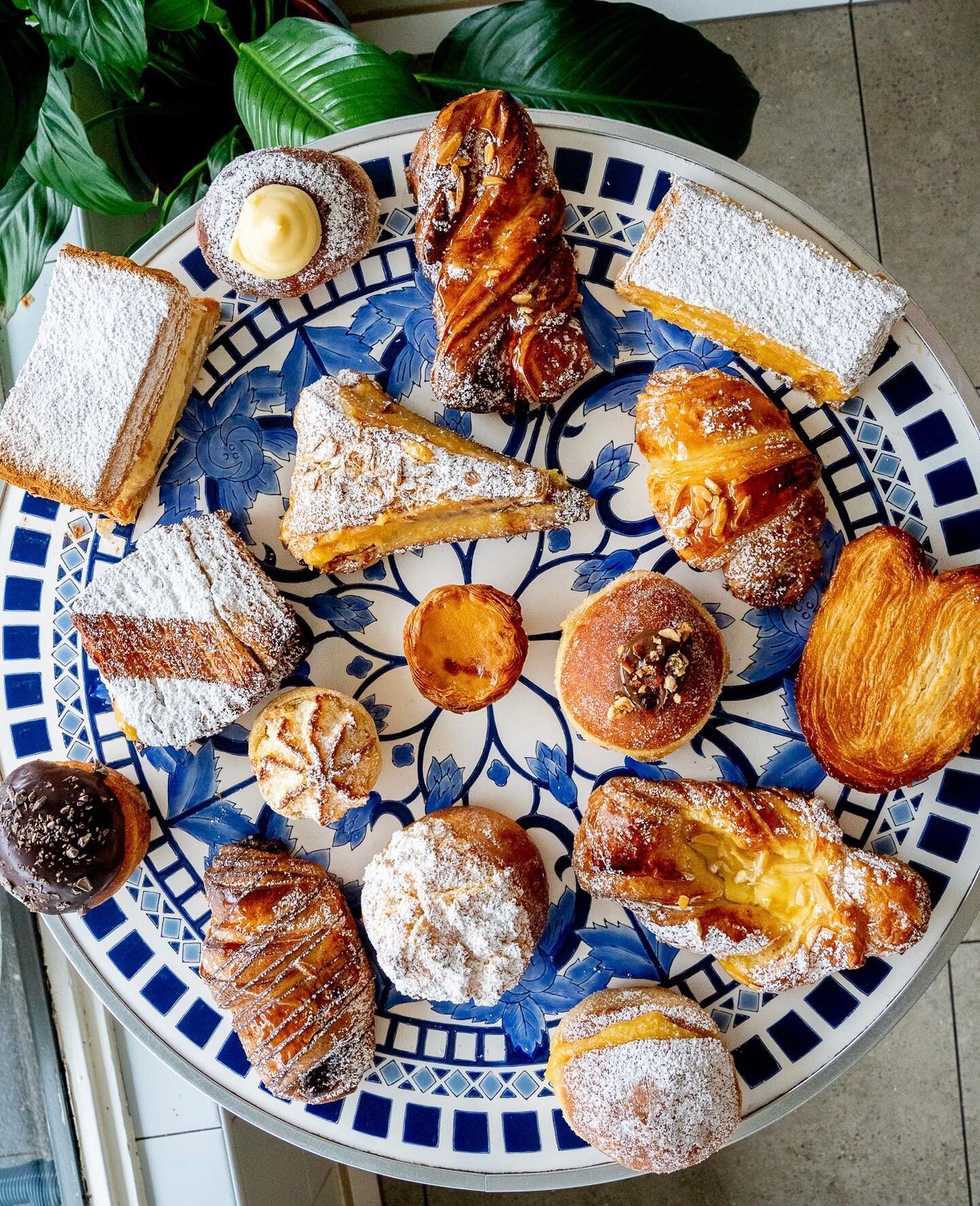 Lots to love! Come see us about our free range Portuguese tarts and all our viennoseries!

From cakes, tarts to donuts. Yumminess waiting.

#sweetbelem