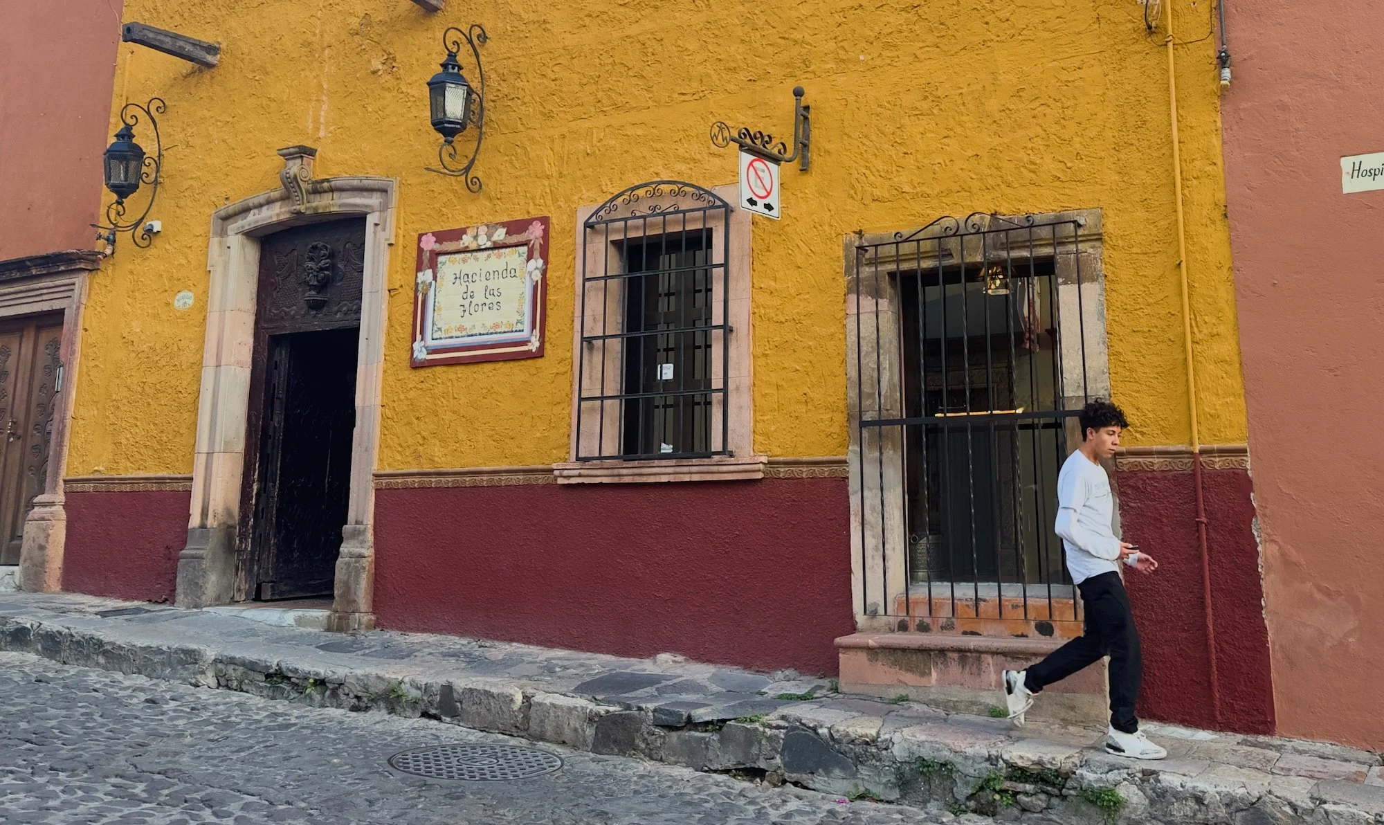 Mexico 2026 worker - 136 of 187.jpeg