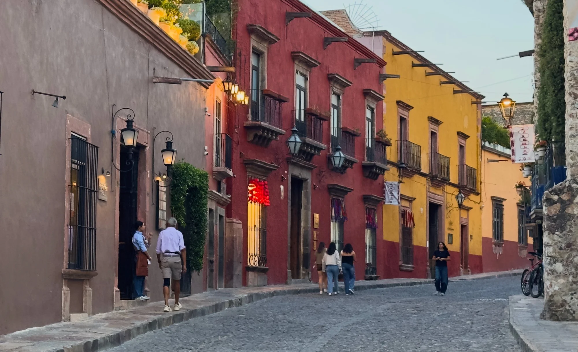 Mexico 2026 worker - 184 of 187.jpeg