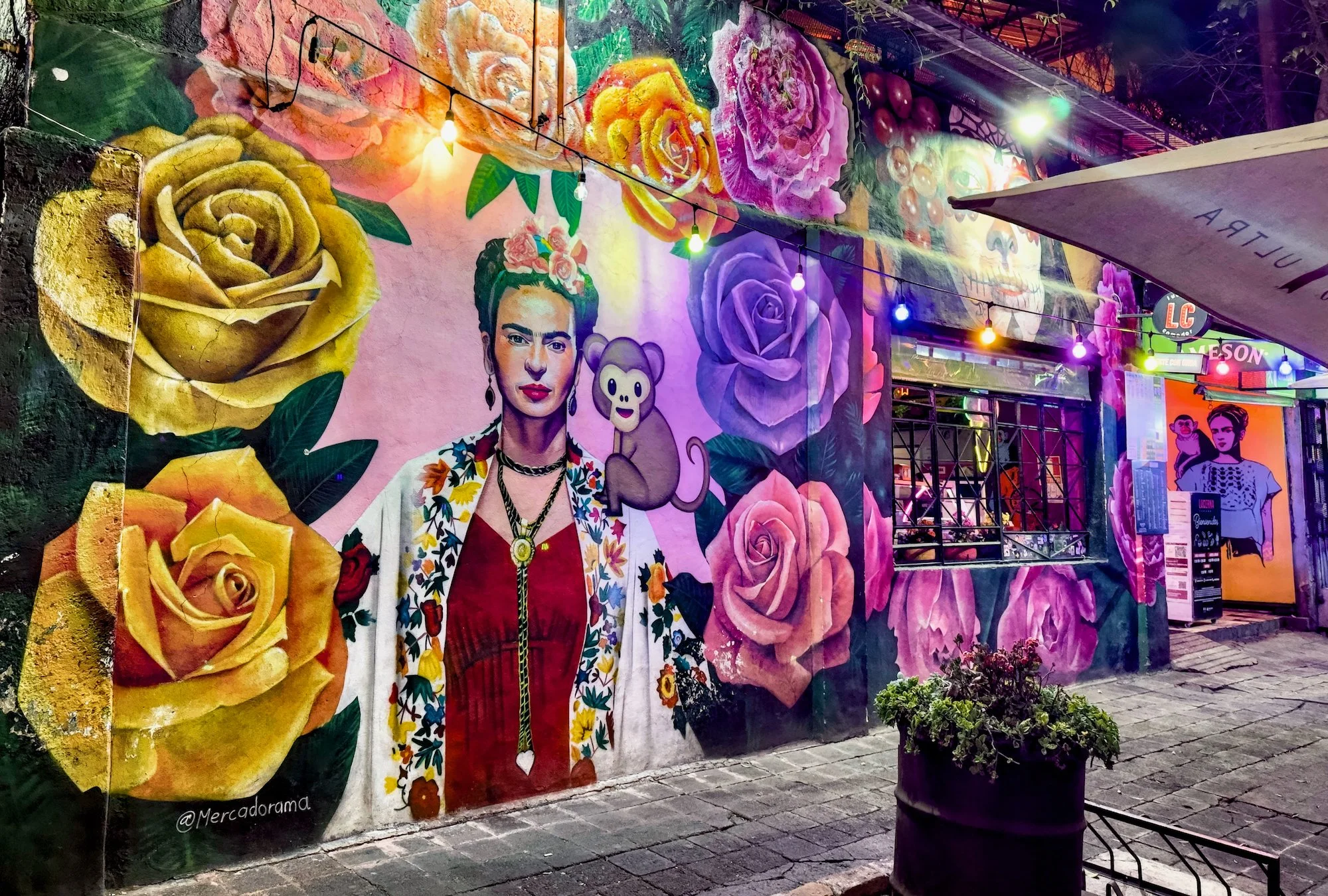 On the way back to our hotel we came upon this fabulous mural just around the corner from the hotel. We ended up eating here a few days later.