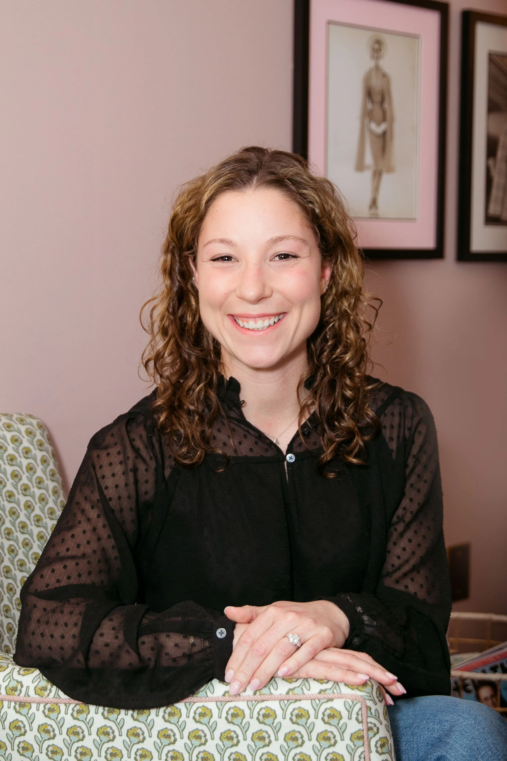 Headshot of Annie Morris, LGPC, therapist at The Betty Center.
