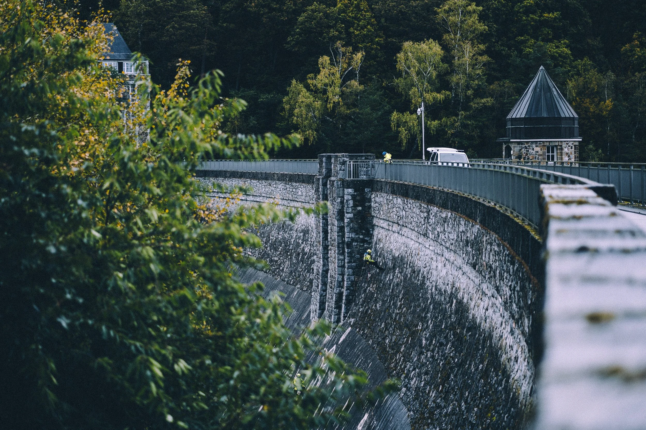 Halbscharf Fotografie_Bjoern Richardt_Industriefotografie_Seilworx Industriekletterer-03.jpeg