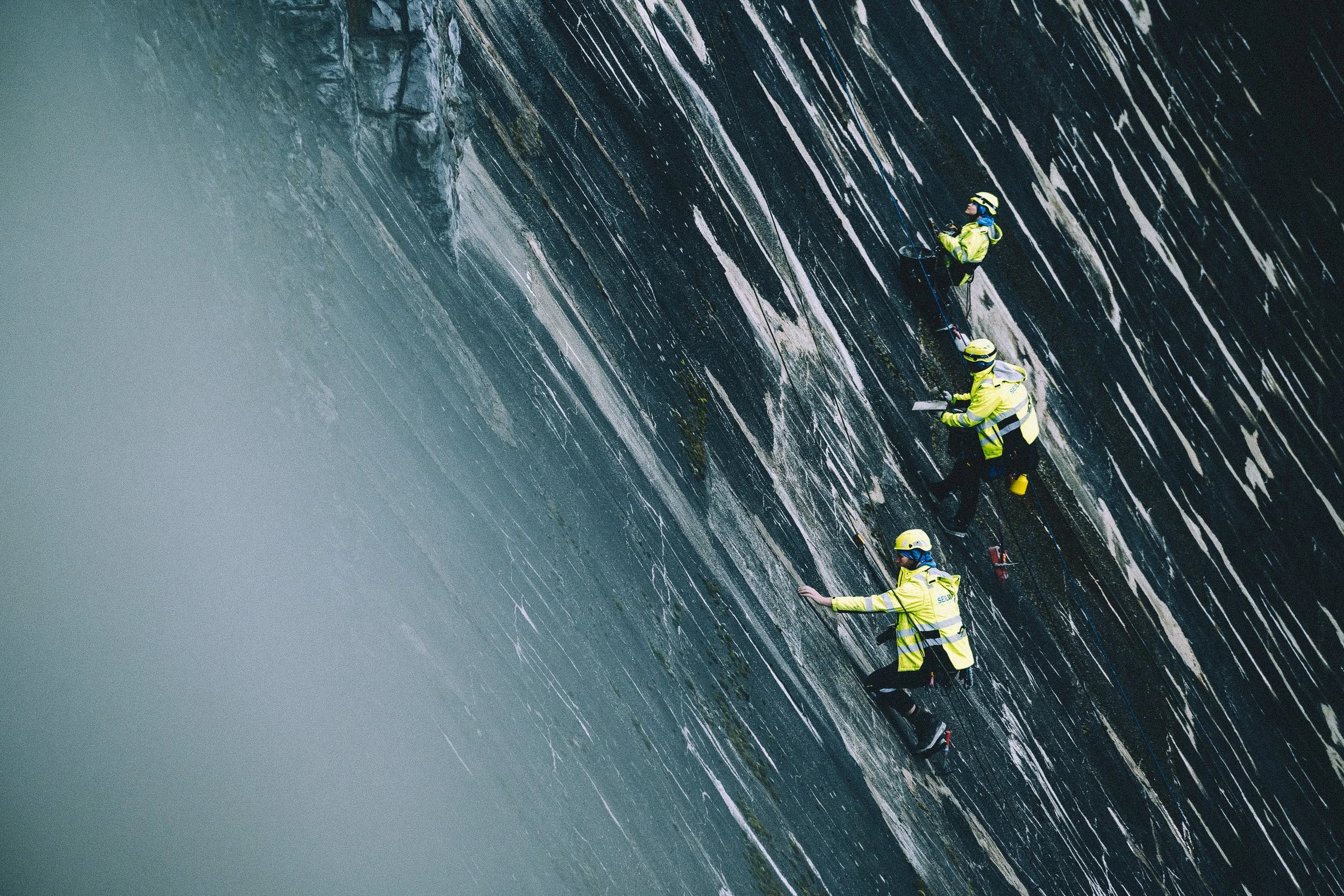 Halbscharf Fotografie_Bjoern Richardt_Industriefotografie_Seilworx Industriekletterer-07.jpeg