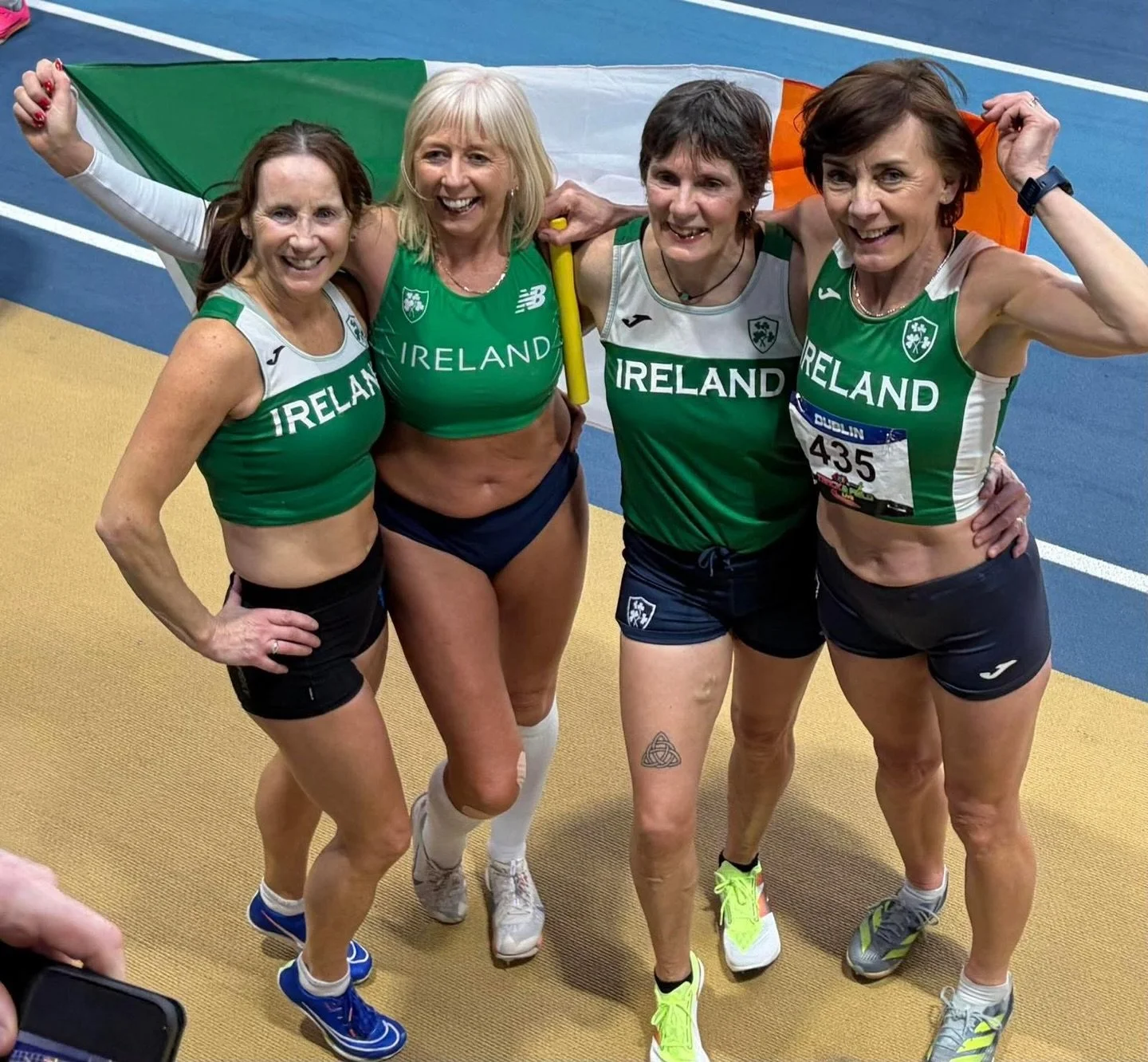 🚨 World Record 🚨 Two weeks ago, team USA broke the previous  4x400m Over 60 Relay record by 10 seconds (which was held by the Irish ladies)
Up step Moira, Geraldine, Tina and our very own Carol, who went out this evening at the NIA and smashed it b