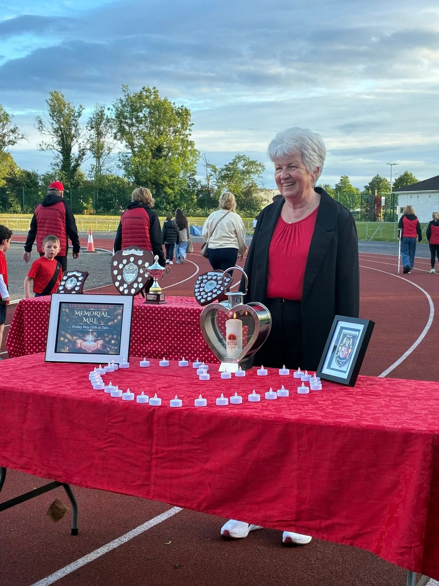 A big thank you to all who turned up last night to our Memorial Mile. 
Thanks to all the volunteers who helped make this happen.

Photos by Aislinn Power.
