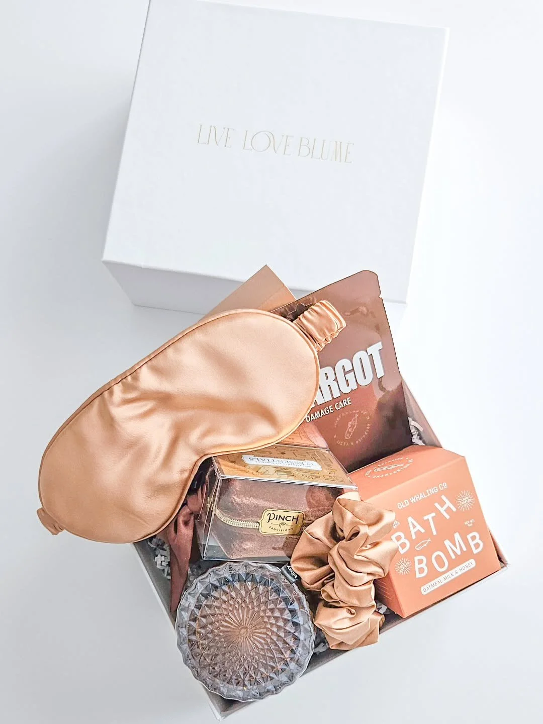 THE MODERN CLASSIC GIFT:

Brown is having its moment in gifting &mdash; and for good reason. ☕✨

This timeless shade is warm, grounding, and effortlessly chic. It brings depth to minimal designs, pairs beautifully with neutrals, and adds a touch of m
