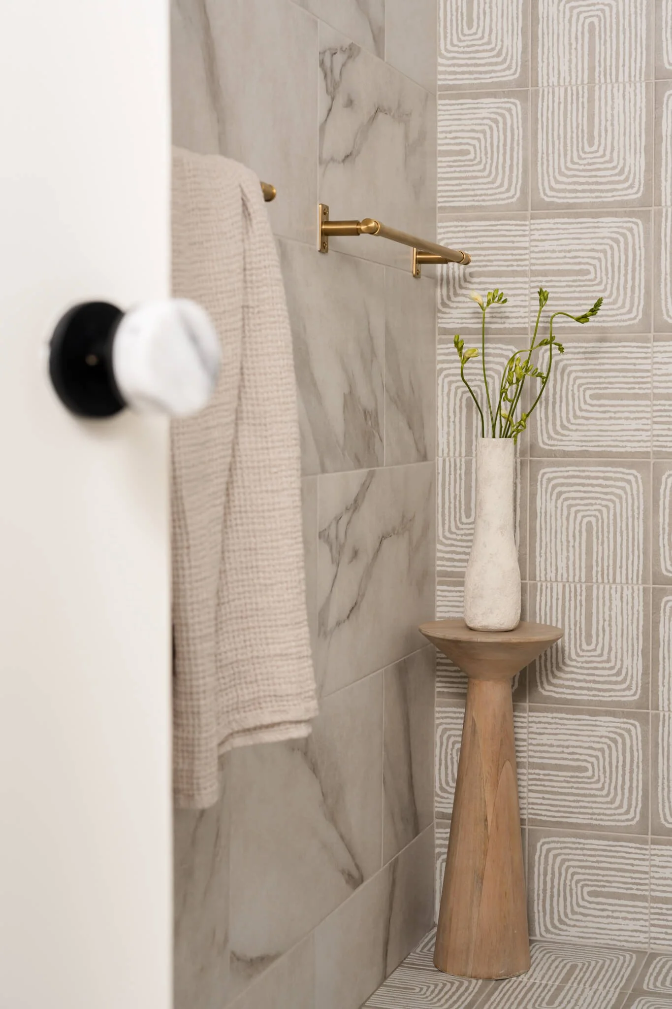 dallas-interior-photography-styled-console-vignette.jpg