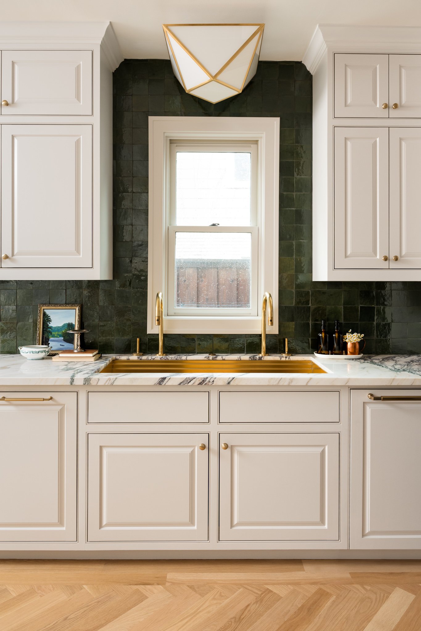 kate thacker home modern parisian kitcehn .jpg