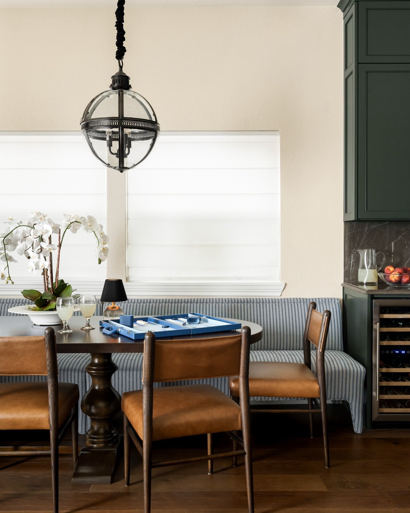Dining Reveal | Flower Mound, Texas

If there&rsquo;s a banquette, I&rsquo;m sitting in it. I just work here. 

@chelseadunn.design paired blue ticking stripes with cognac leather, dark wood, and an oversized black lantern to create the kind of break