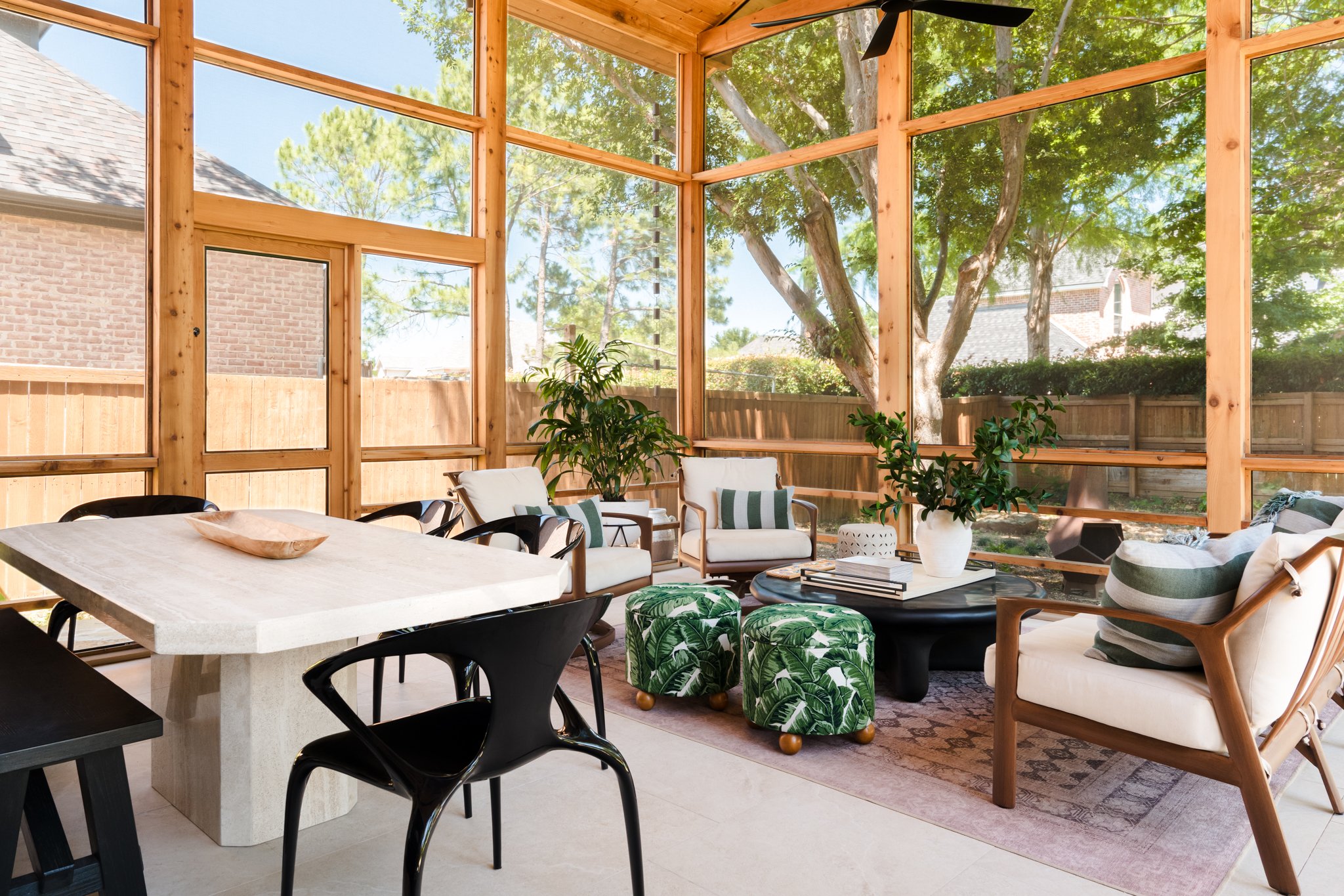 dallas-luxury-interior-photography-bright-sunroom-seating-2.jpg