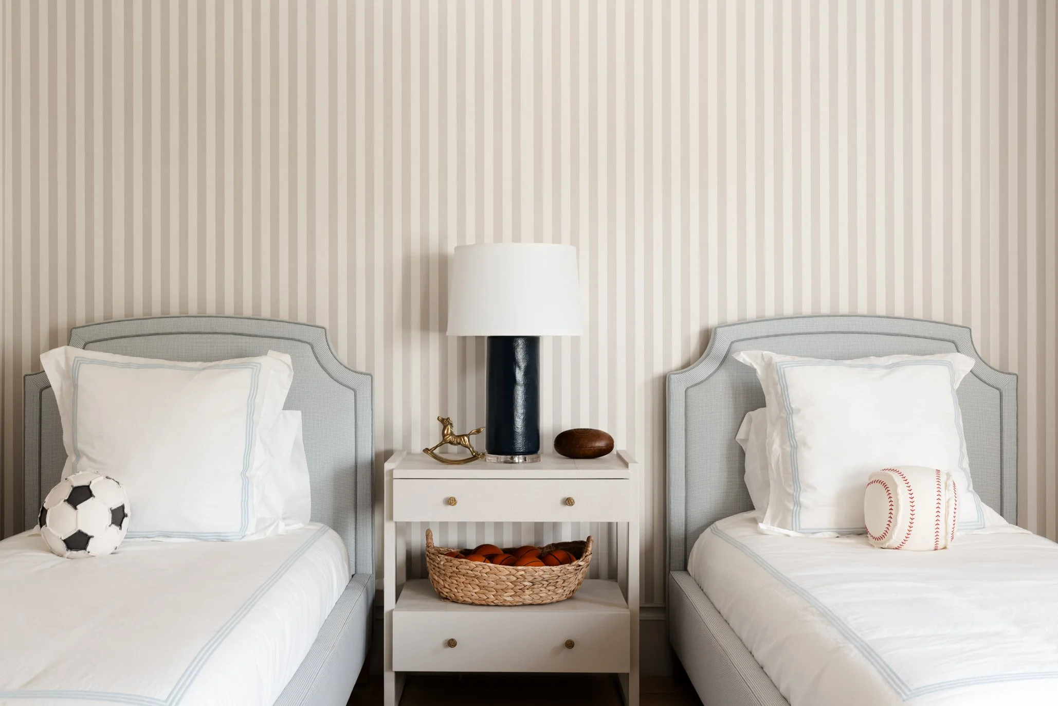 Neutral-traditional-home-dallas-interior-design-photography.jpg