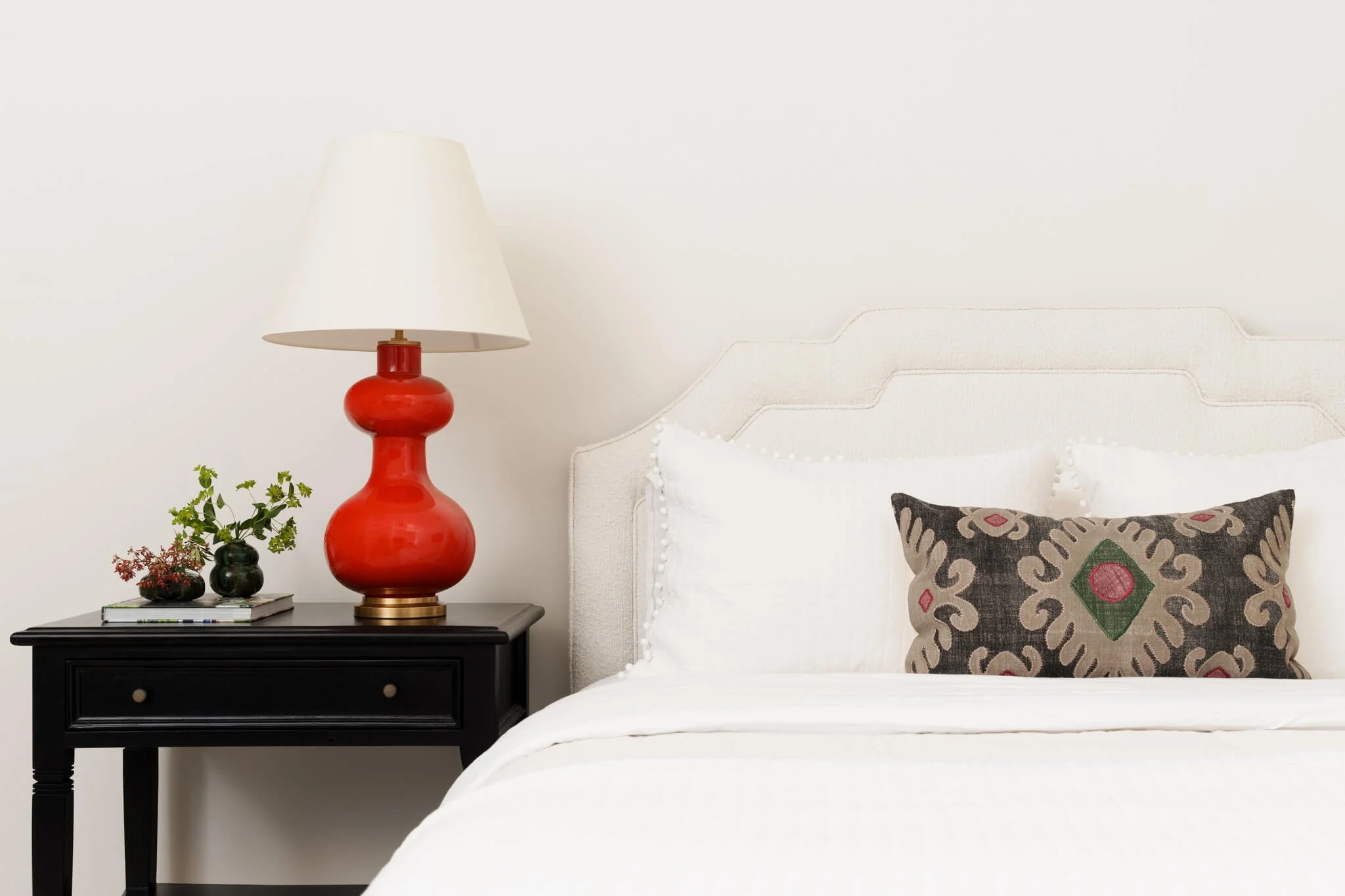 neutral-bedroom-interior-design-photography.jpg