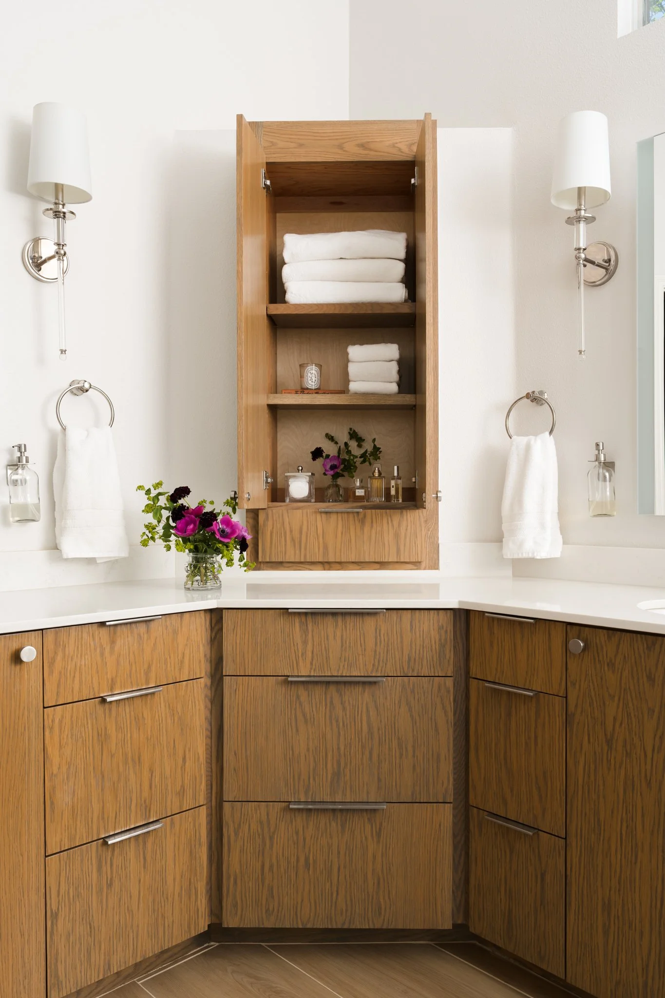dallas-luxury-bathroom-photography-modern-shower-design.jpg