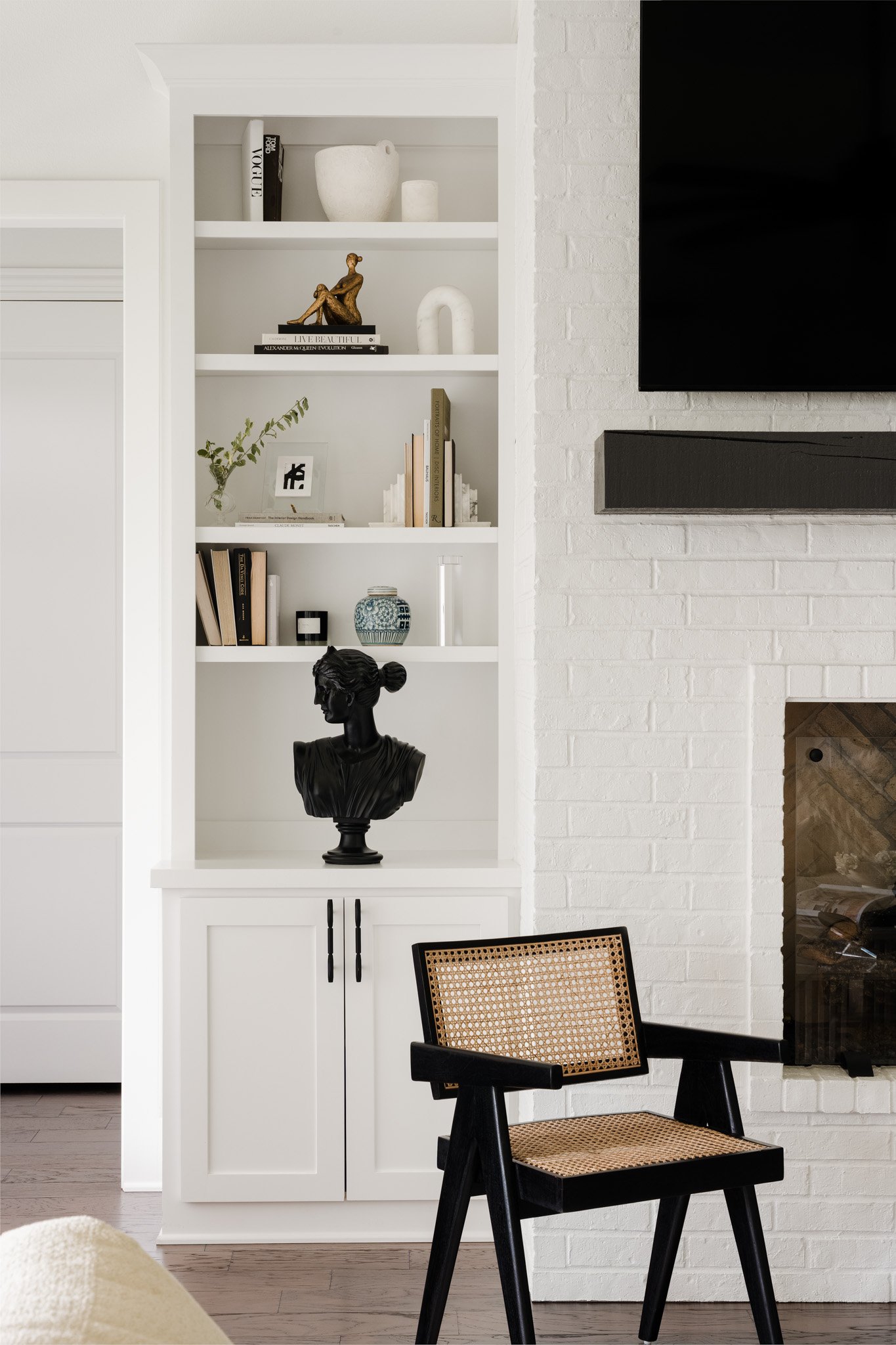 bright-built-in-shelving-living-room-photography.jpg