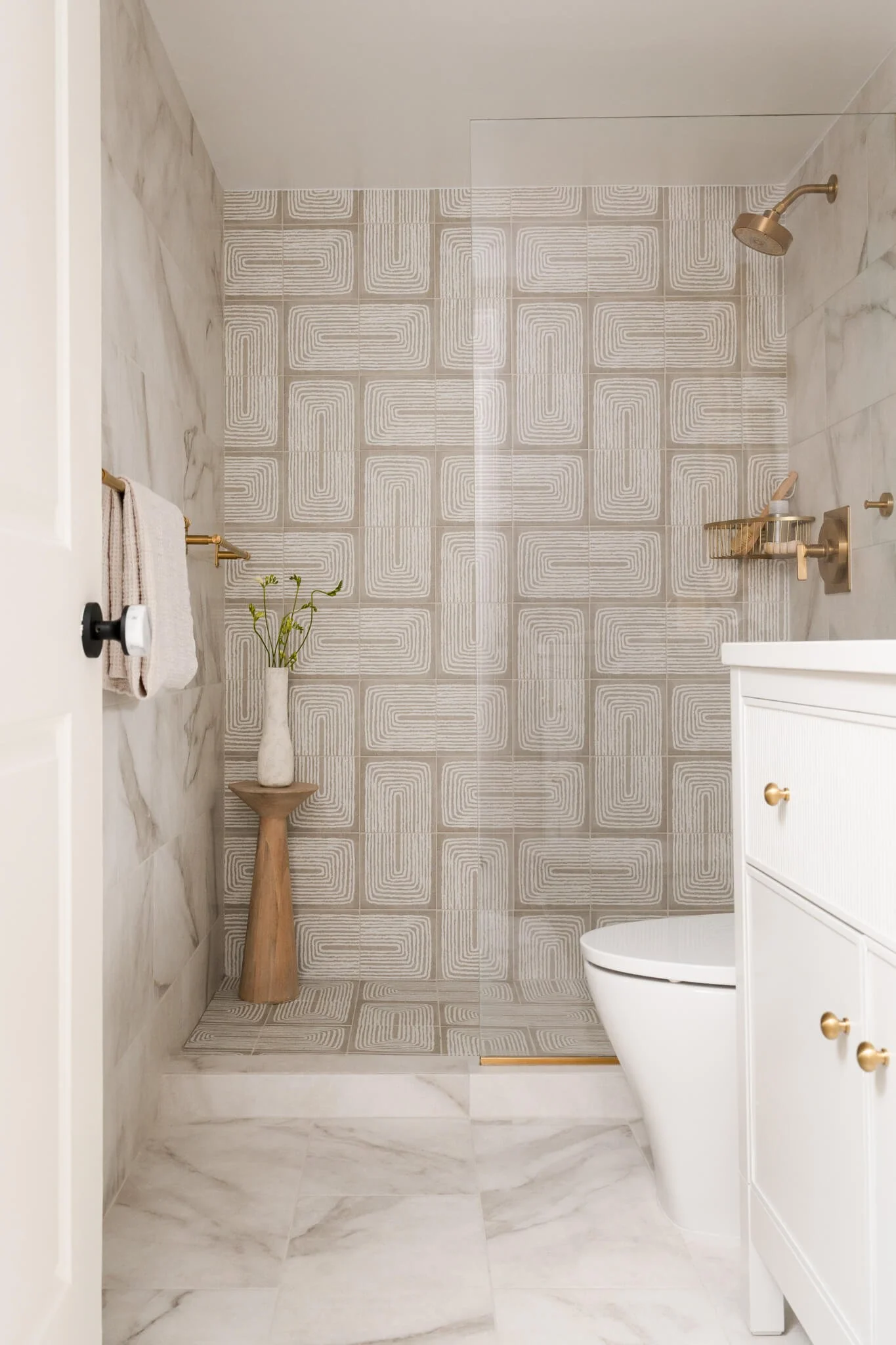 dallas-luxury-bathroom-photographer-freestanding-shower-design.jpg