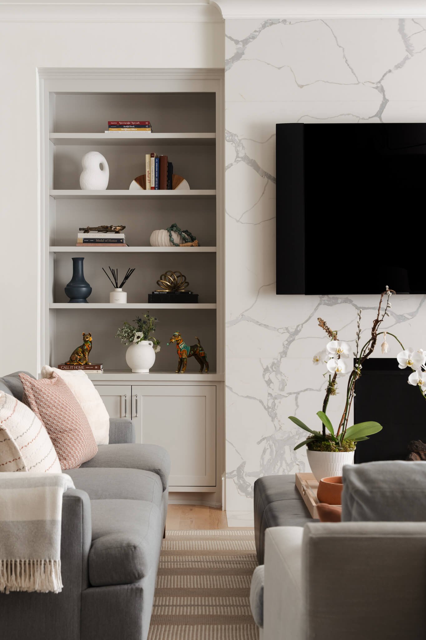 built-in-shelving-living-room-detail-photography.jpg