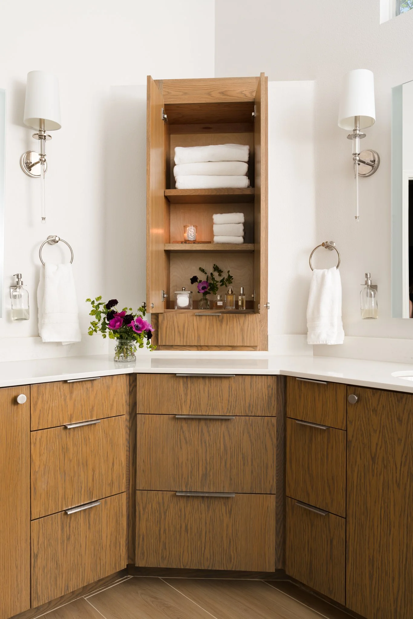 dallas-bathroom-design-photography-marble-shower-detail.jpg