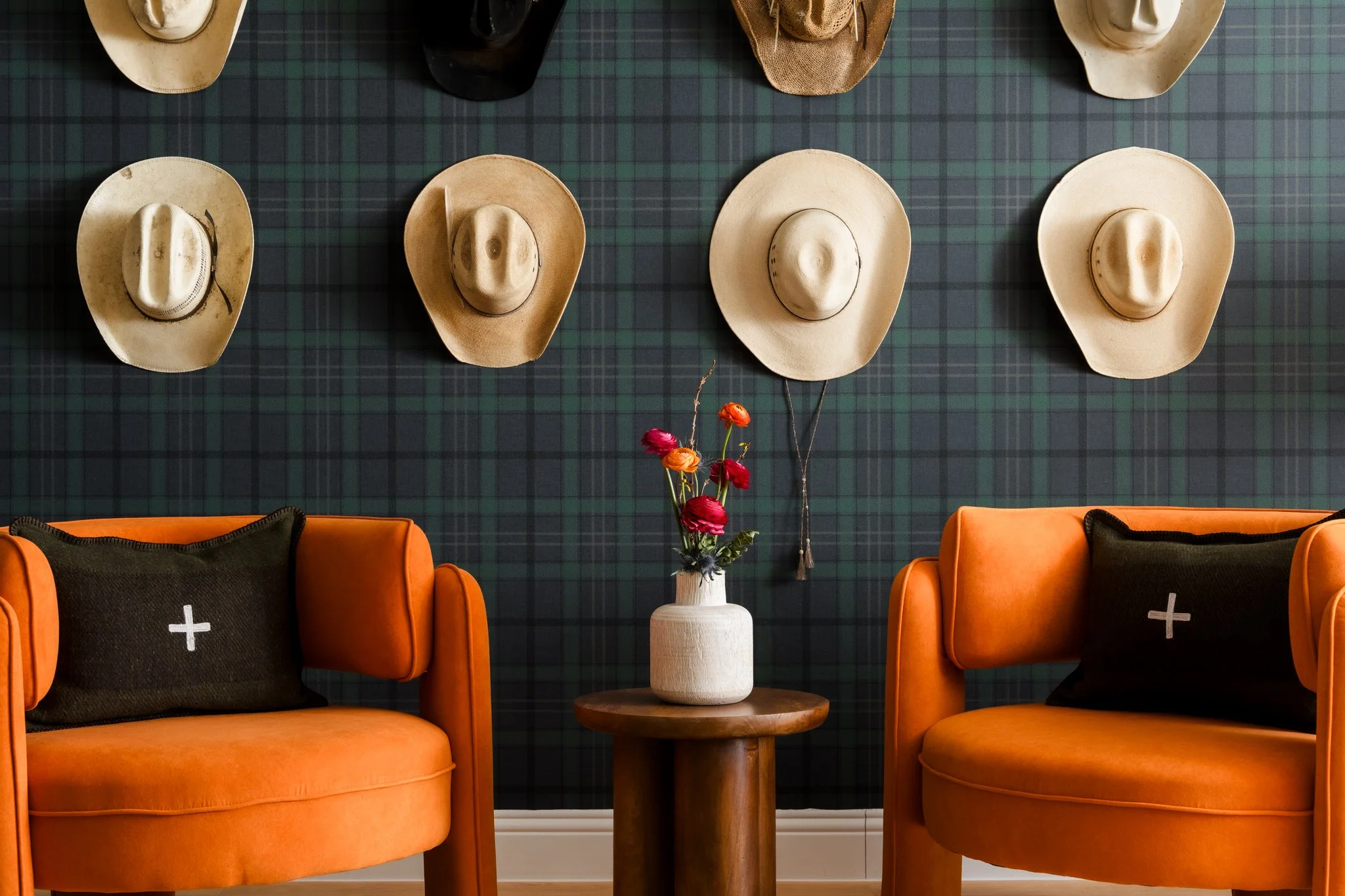 dallas-commercial-interior-photography-moody-lounge-seating.jpg