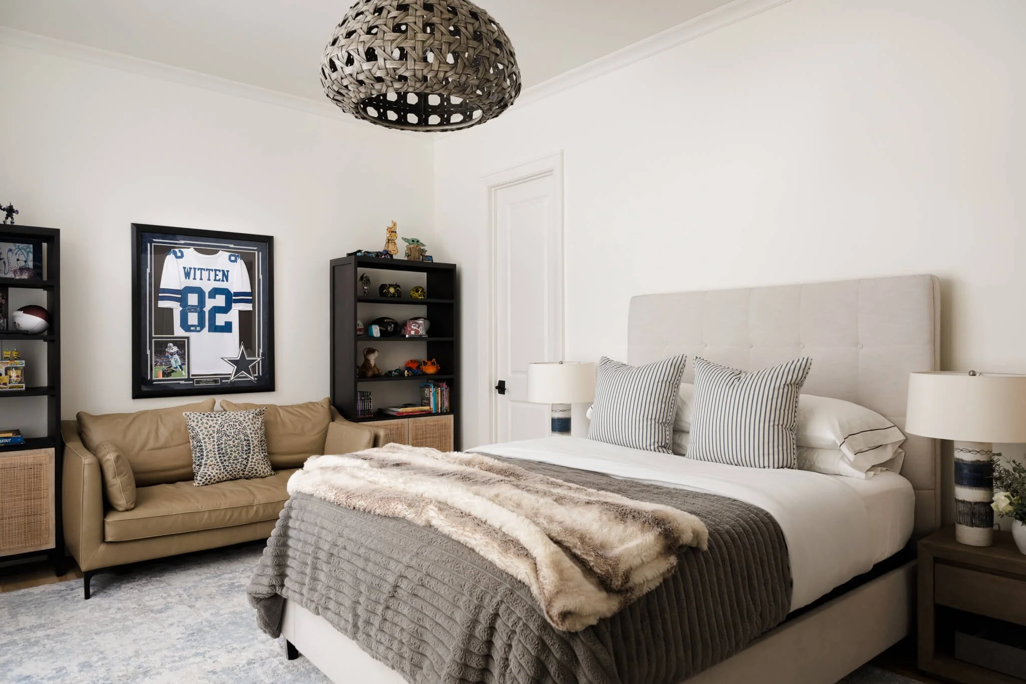 neutral-bedroom-interior-design-photography.jpg