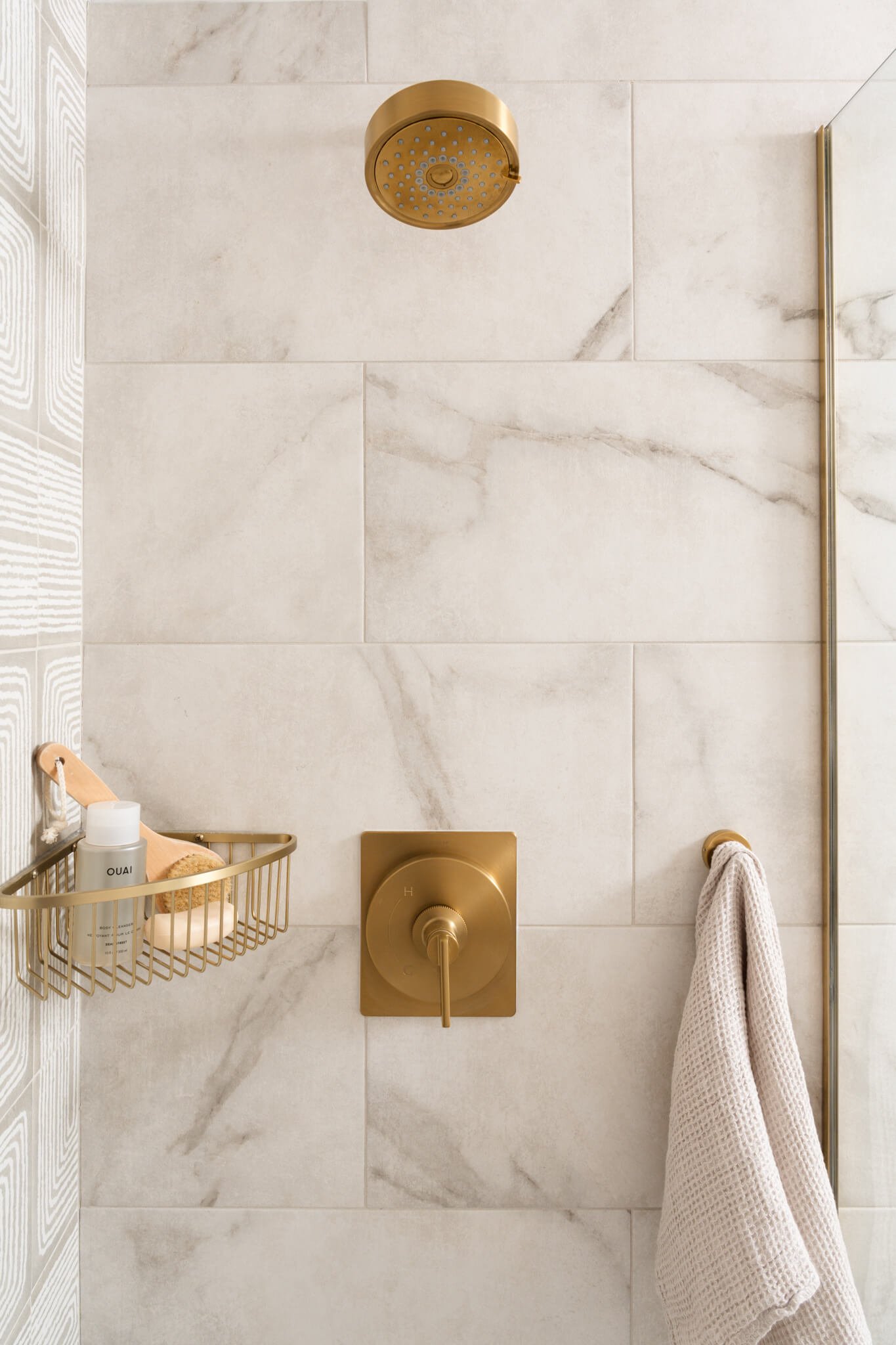 dallas-luxury-bathroom-photographer-freestanding-shower-detail-design.jpg