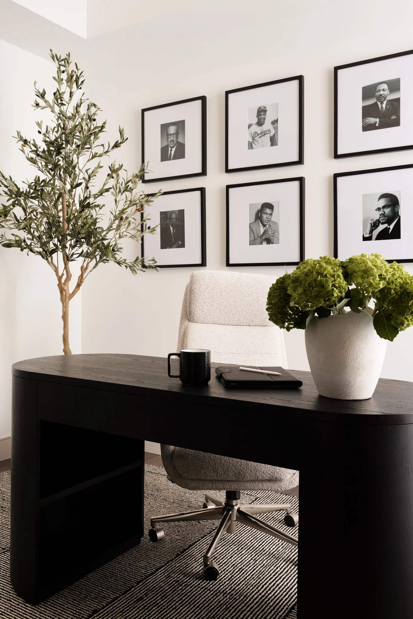 dallas-modern-home-photography-styled-home-office-vignette.jpg