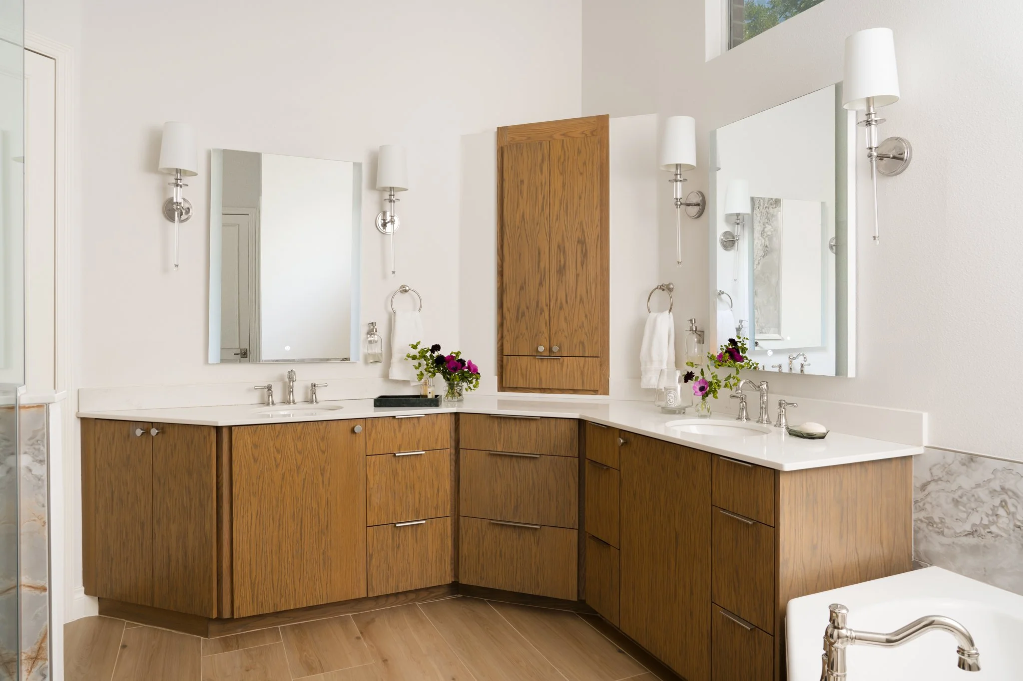 dallas-modern-bathroom-photography-double-vanity-design.jpg