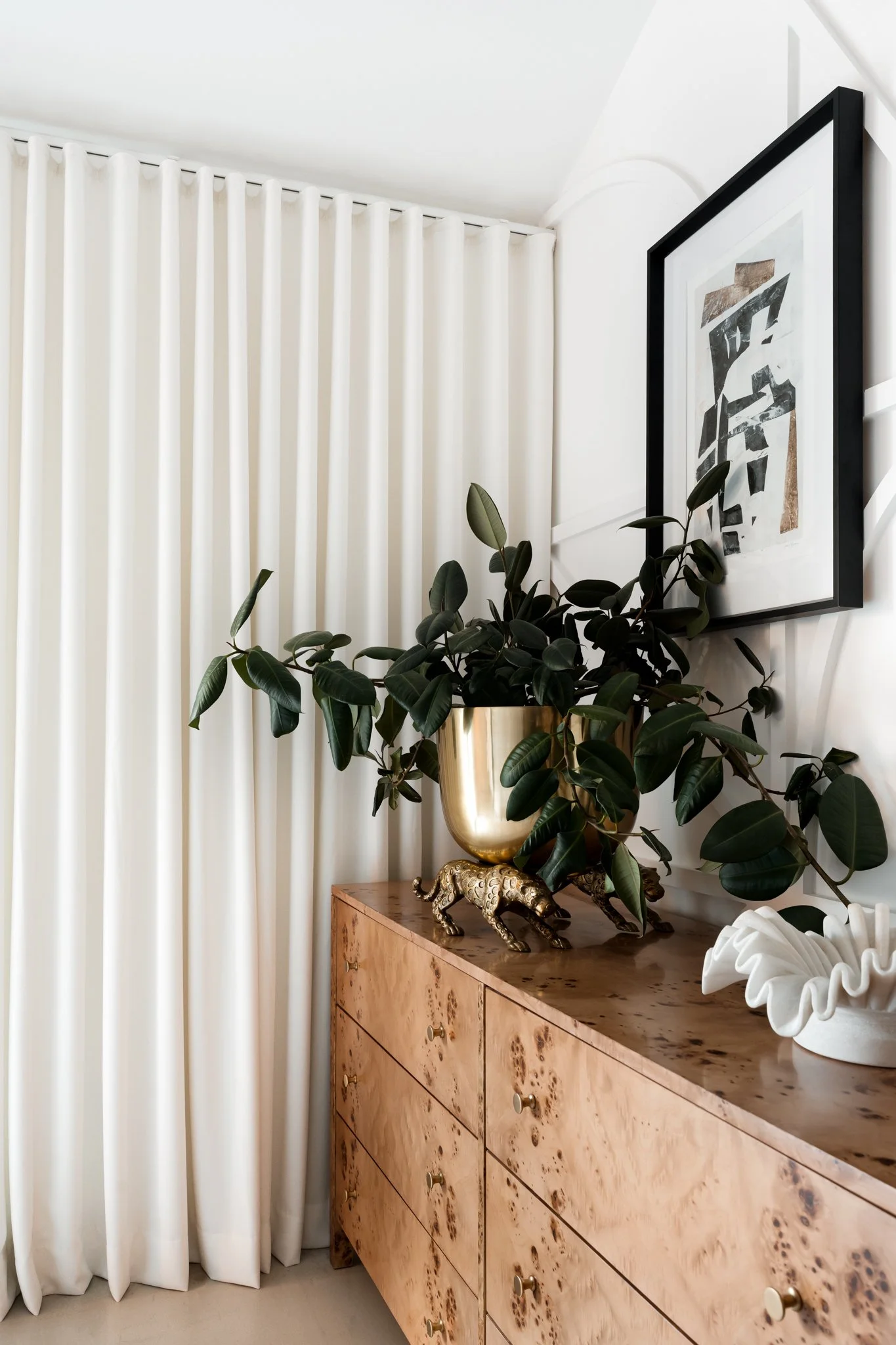 * neutral-modern-bedroom-interior-photography.jpg