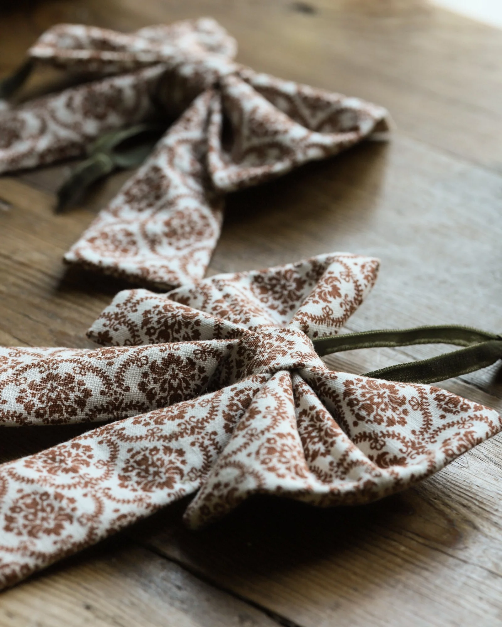 Vinatage hand-sewn bow