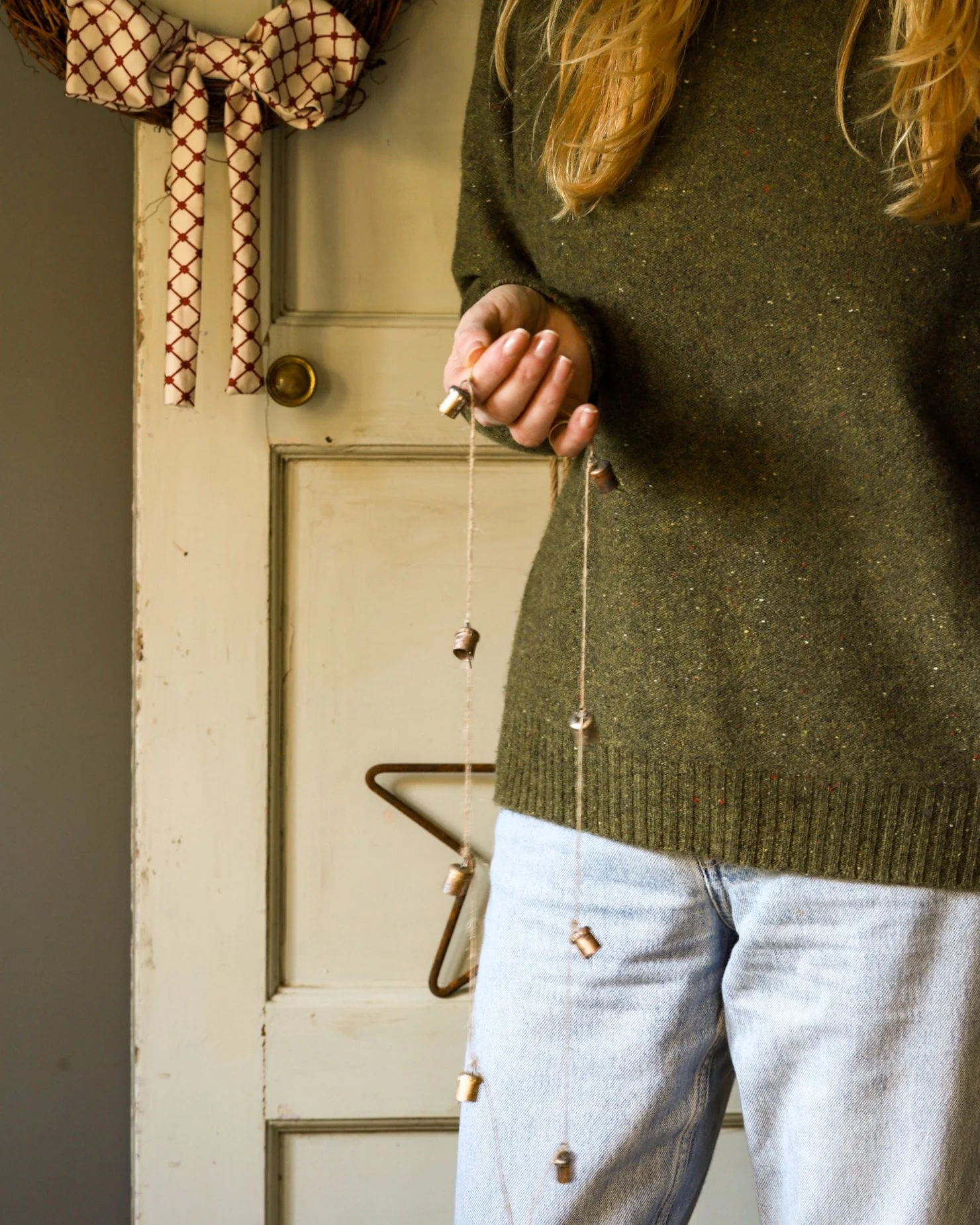 Mini rustic cow bell jute garland