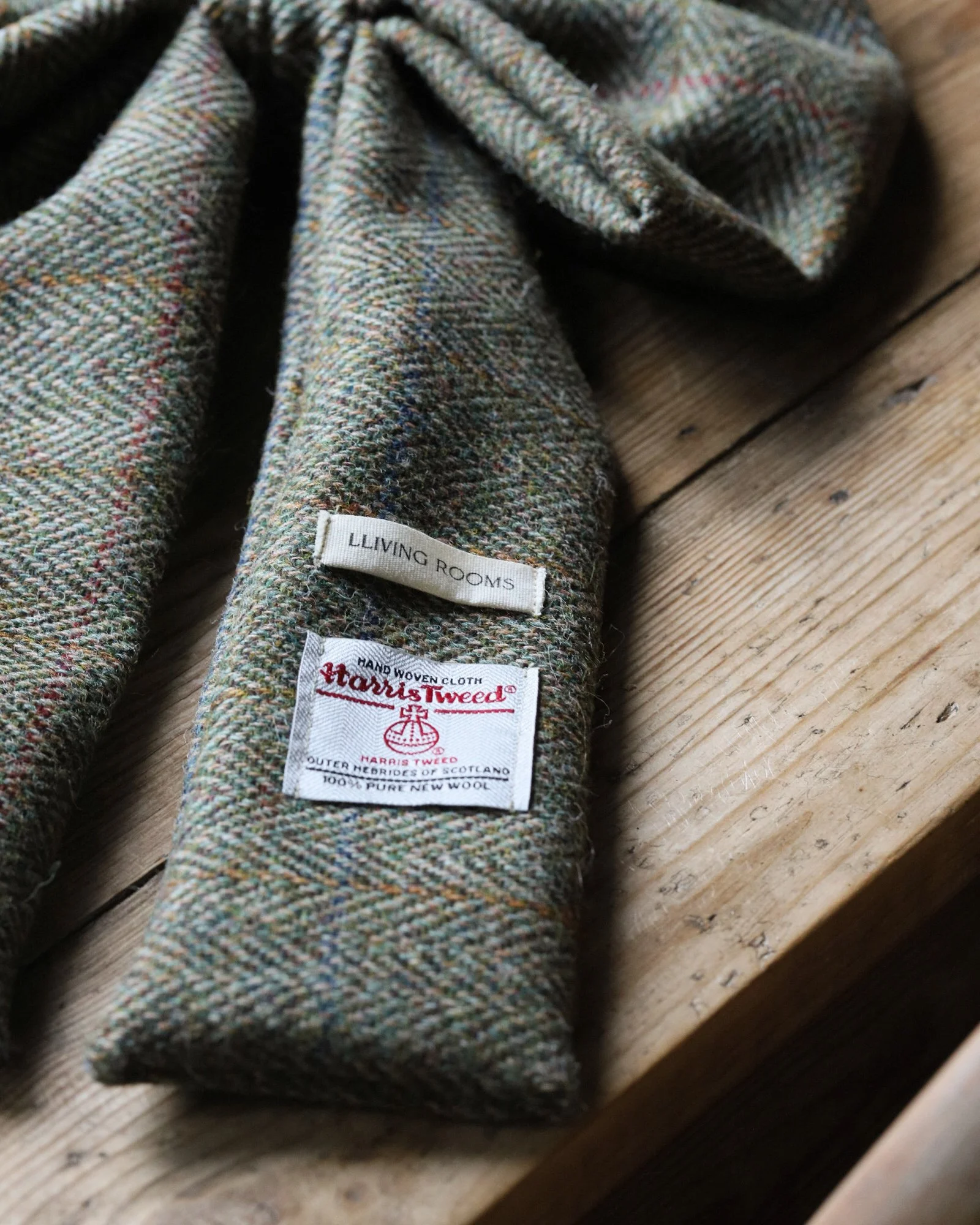 Authentic Harris Tweed Bow details