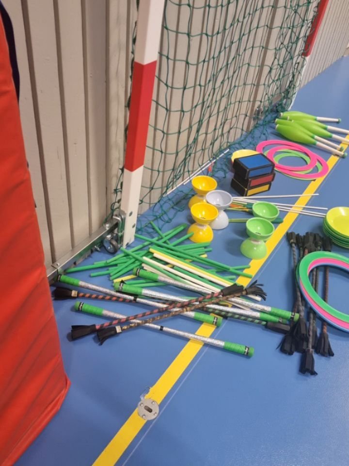 Idag avslutade vi Cirkus Bj&ouml;rnens del av &aring;rets Kulturgaranti i Karlskoga ❤️❤️❤️

Tredje &aring;ret vi har f&aring;tt detta f&ouml;rtroende att tr&auml;ffa alla klass tv&aring;or. Nu &auml;r det en tradition!😍

@karlskogakommun @karlskogak