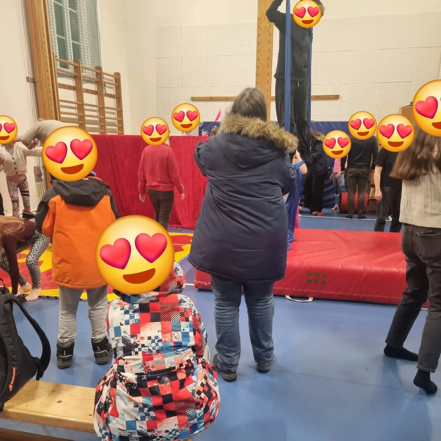 Terminsavslutning f&ouml;r &Ouml;rebrogrupperna 😍

Fantastiska artister bj&ouml;d p&aring; tv&aring; makal&ouml;sa f&ouml;rest&auml;llningar!

Vilken &auml;ra attf&aring; vara tr&auml;nare f&ouml;r dessa ❤️ 
Vi hoppas att alla forts&auml;tter med Ci