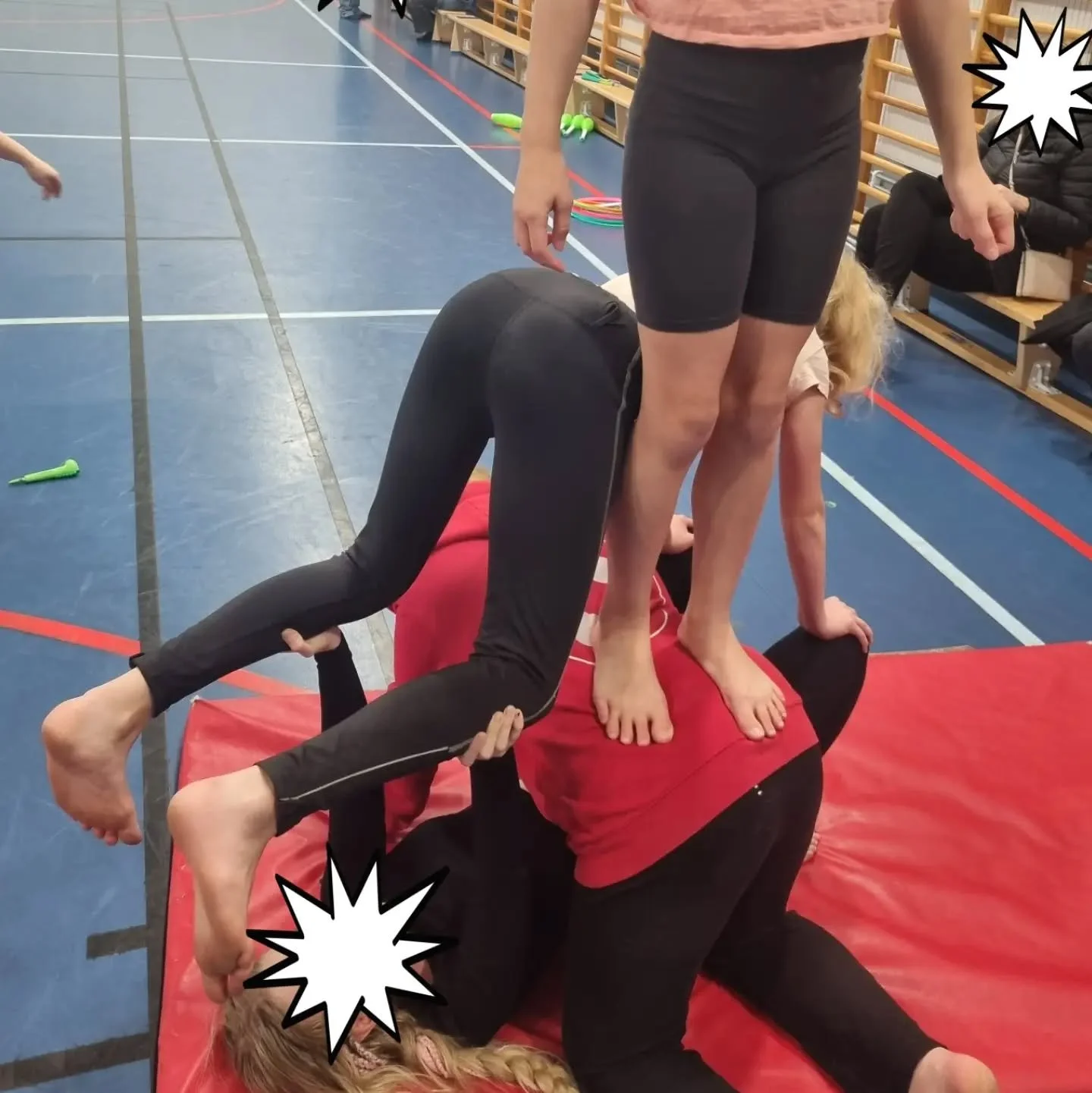 I &Ouml;rebro idag var det Parakrobatik p&aring; schemat 😀

S&aring; roligt! Det &auml;r bland det b&auml;sta 😍