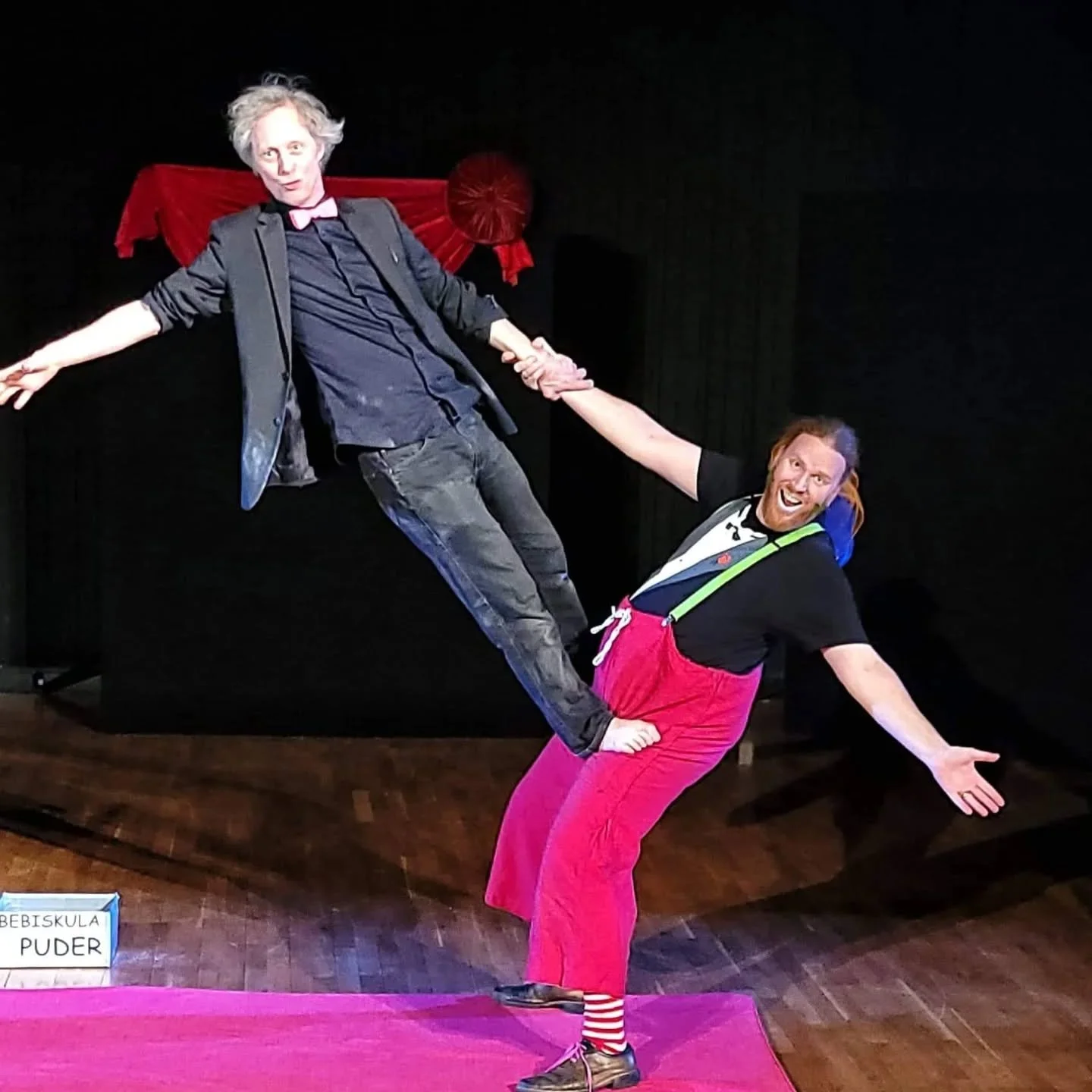 Vilken fullpackad b&ouml;rjan p&aring; Cirkusveckan i m&aring;ndags stod sp&auml;ndlina p&aring; schemat i &Ouml;rebro och ig&aring;r s&aring; var det dags f&ouml;r avslutningsf&ouml;rest&auml;llningar f&ouml;r terminen i Hasselfors. ❤️❤️❤️

Ut &ouml